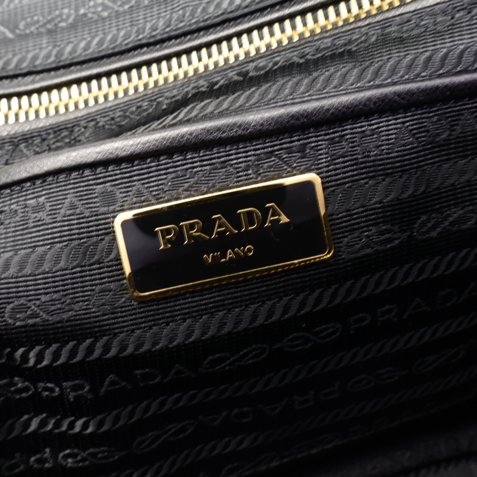 PRADA 尼龍Tessuto Impuntu肩背袋