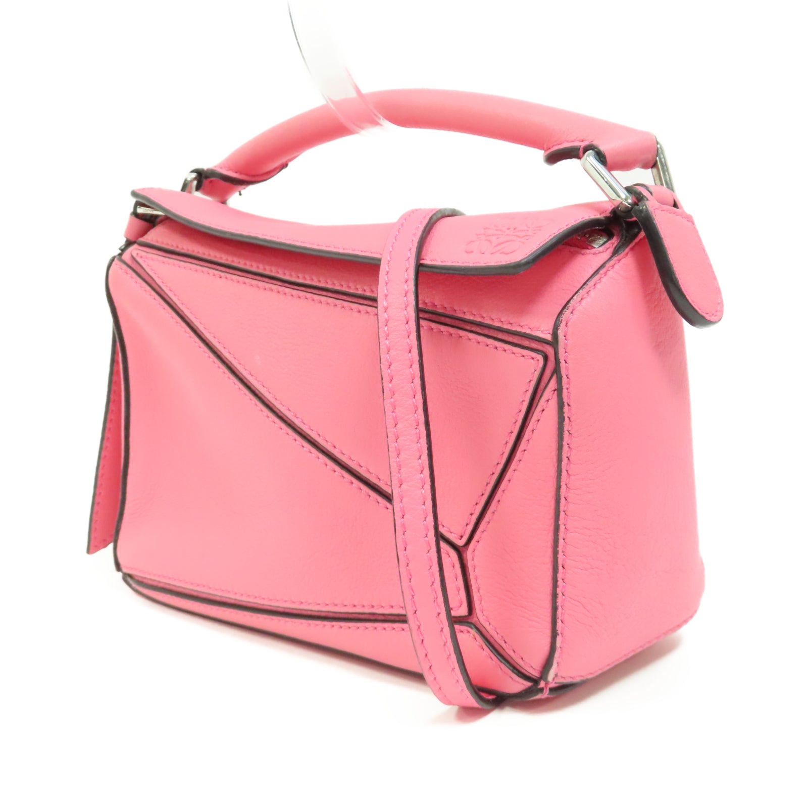LOEWE 牛皮皮革Mini Puzzle銀扣肩背袋粉紅色
