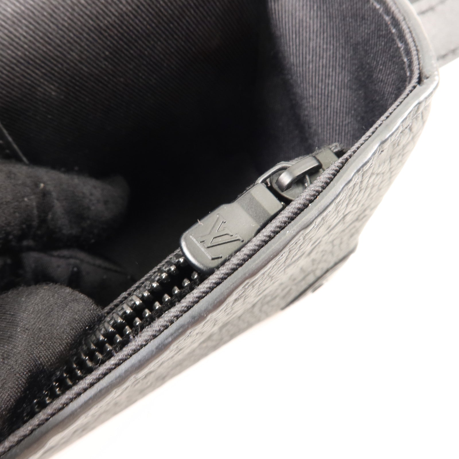 LOUIS VUITTON Monogram Taurillon Steamer Wearable Wallet肩背袋