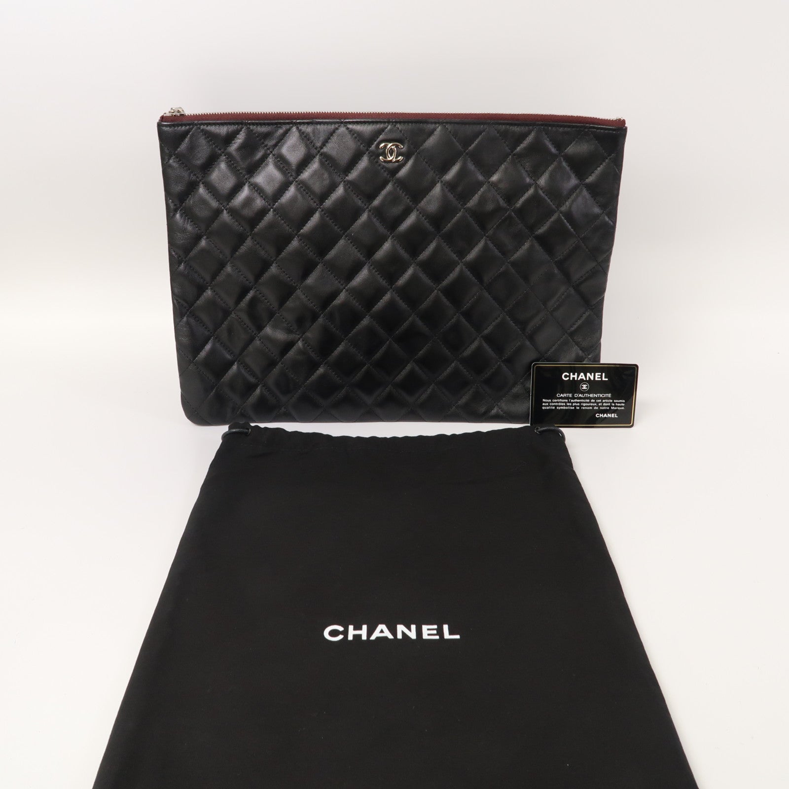 CHANEL 【激減優惠】菱格羊皮皮革Clutch銀扣手拿包黑色