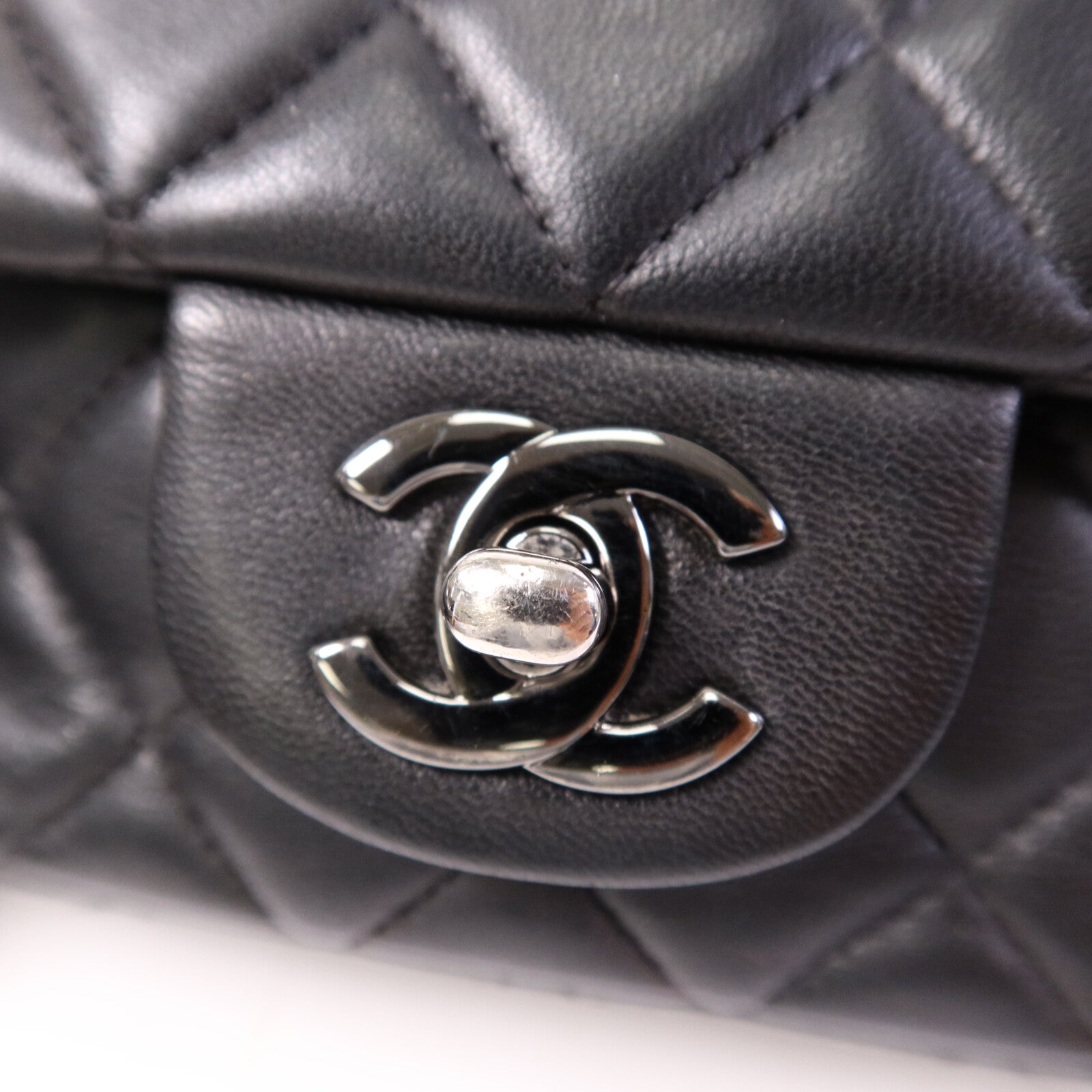 CHANEL 羊皮皮革Mini Classic 20銀扣鏈帶肩背袋