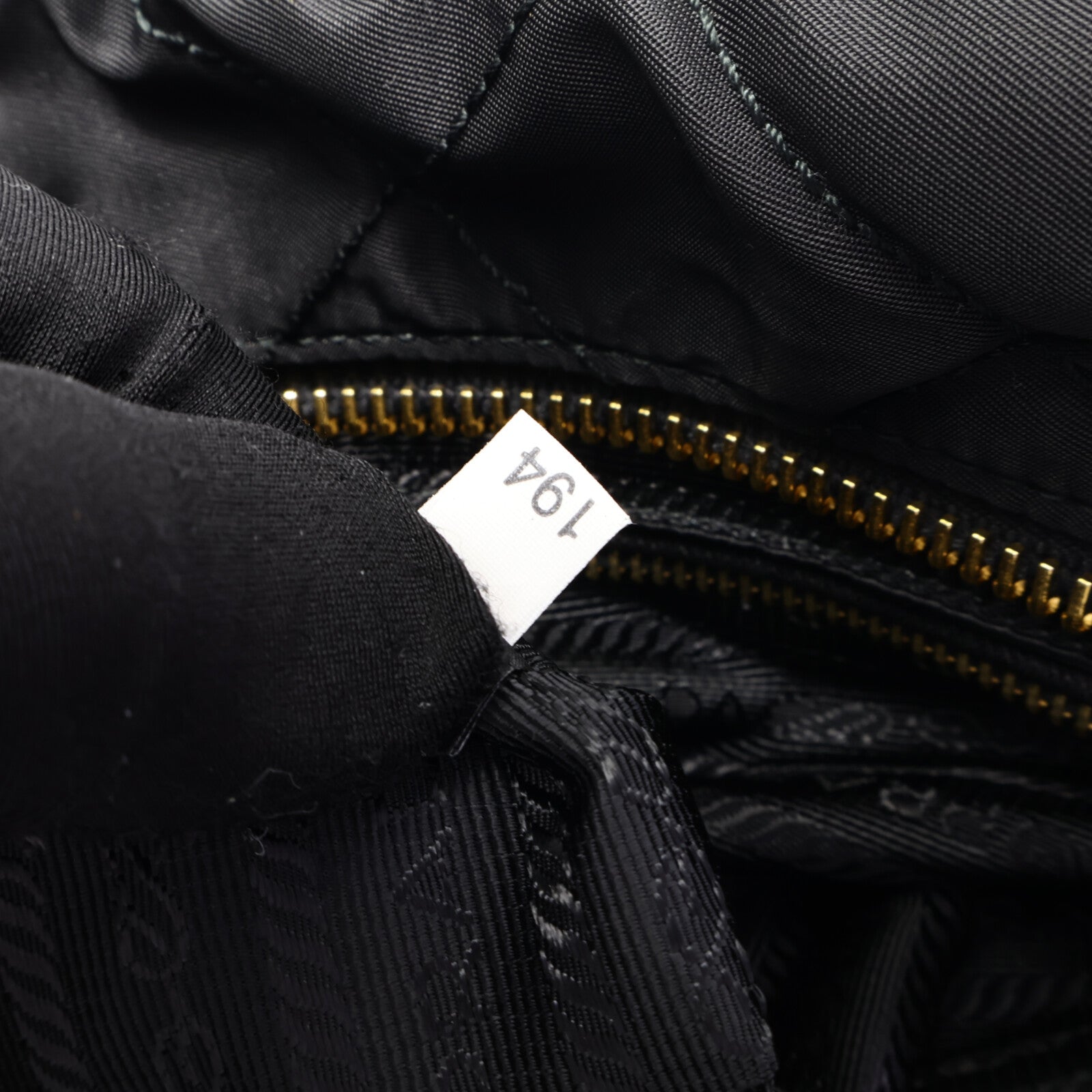 PRADA 尼龍Tessuto Impuntu肩背袋