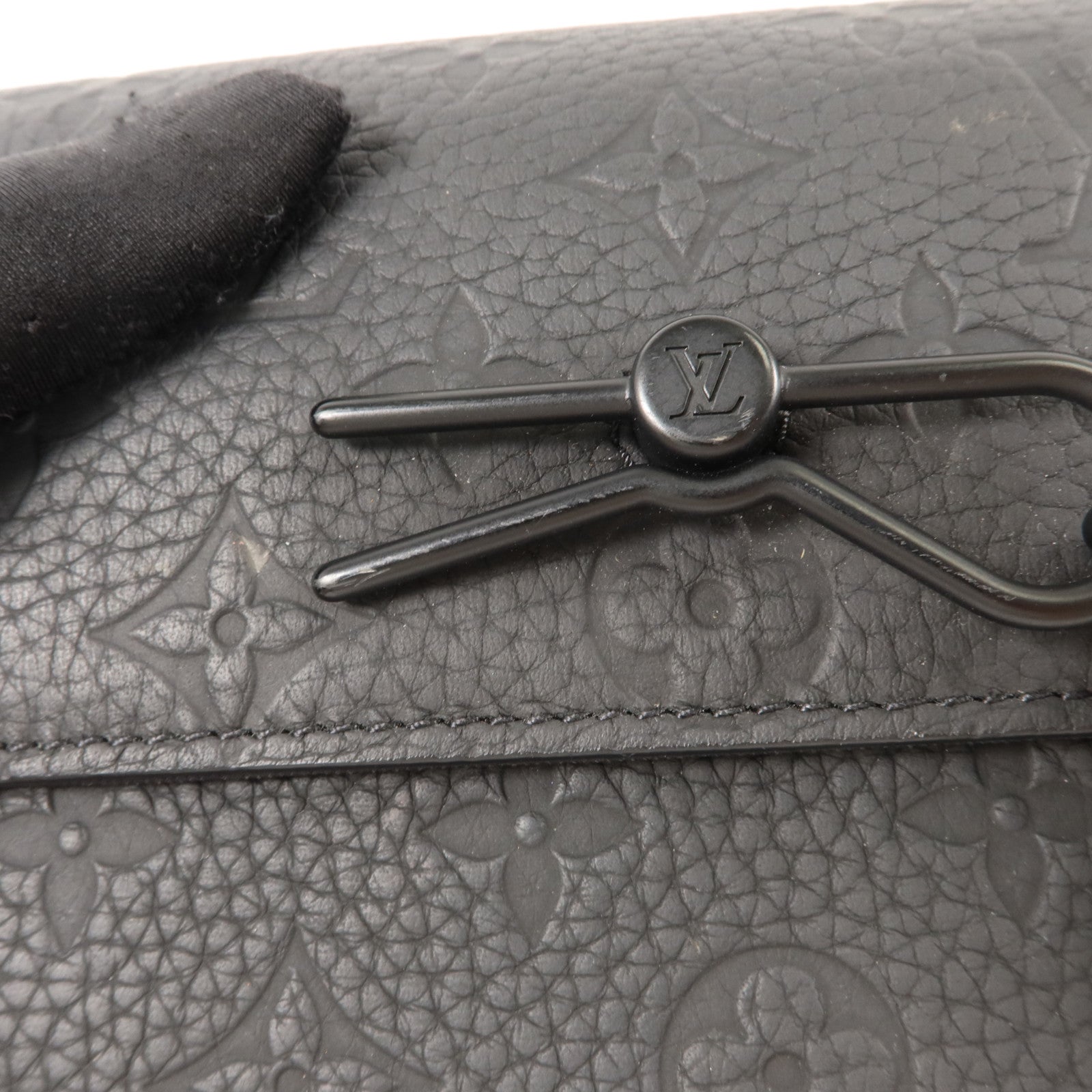 LOUIS VUITTON Monogram Taurillon Steamer Wearable Wallet肩背袋