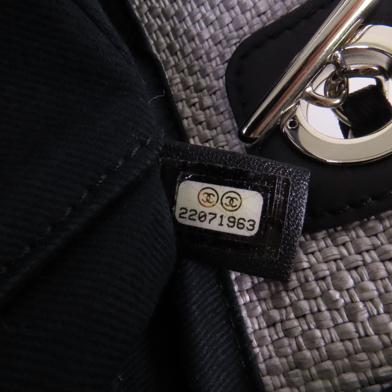 CHANEL 帆布Small Deauville Tote Bag銀扣鏈帶肩背袋