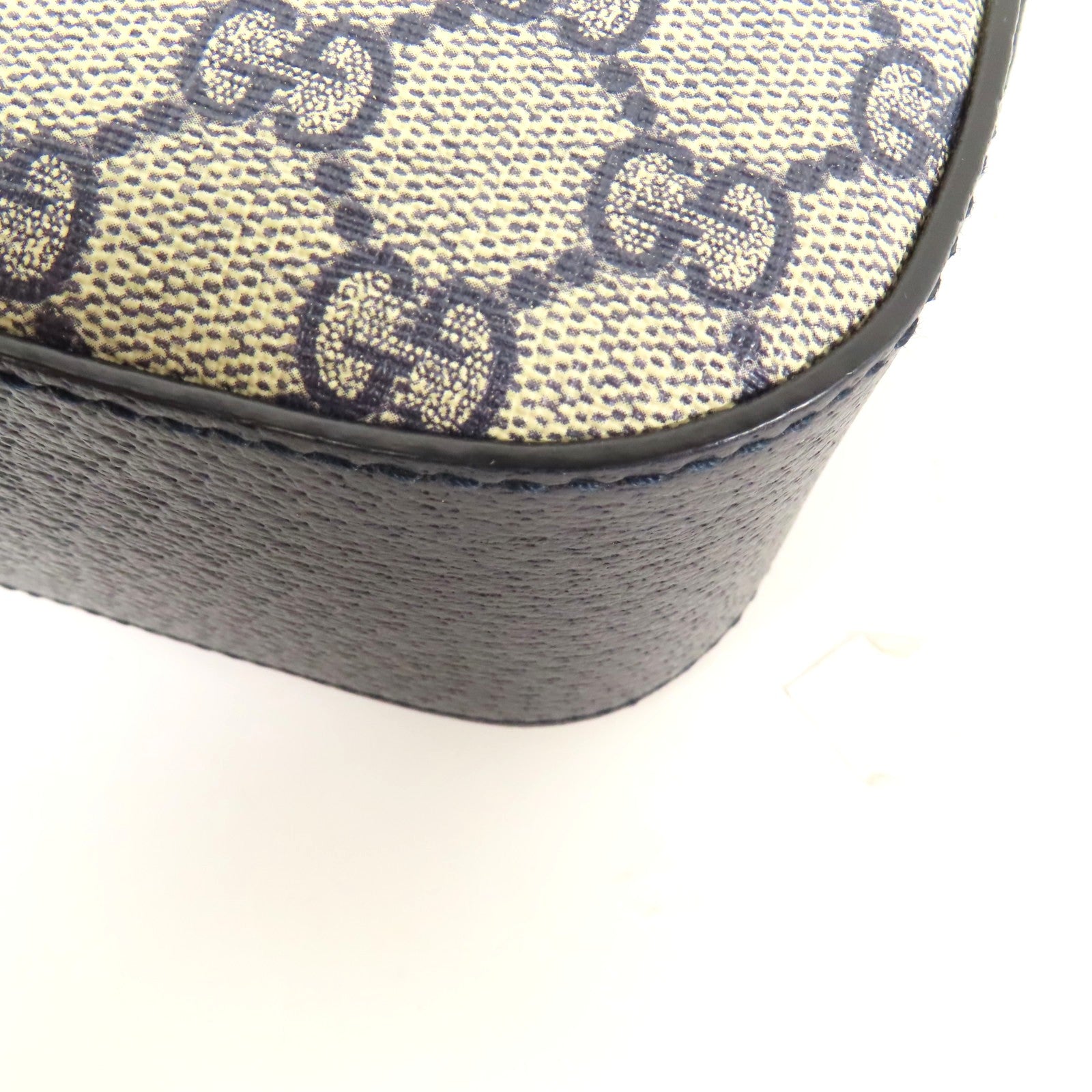 GUCCI 塗層帆布GG Supreme銀扣肩背袋