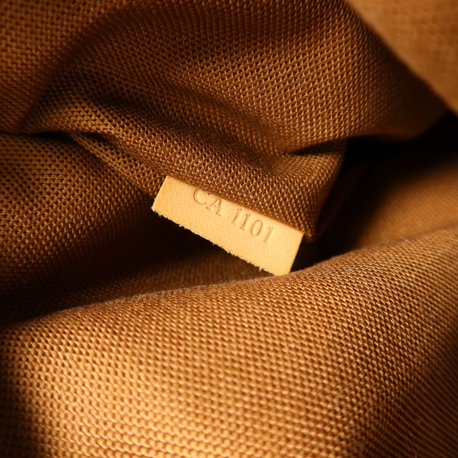 LOUIS VUITTON Monogram Cabas Beaubourg金扣肩背袋