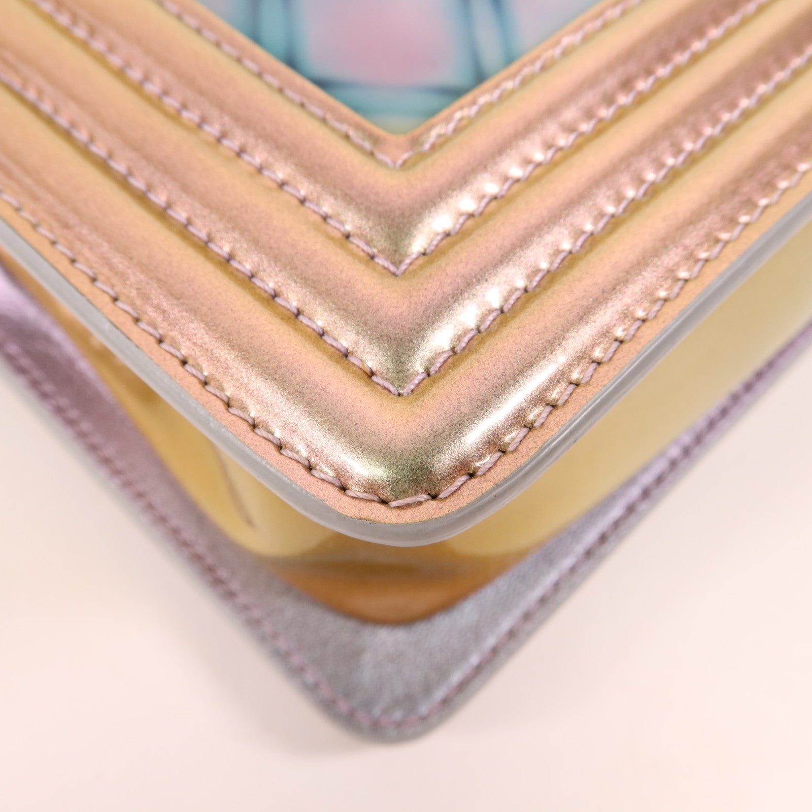 CHANEL 漆皮皮革Boy 20銀扣肩背袋