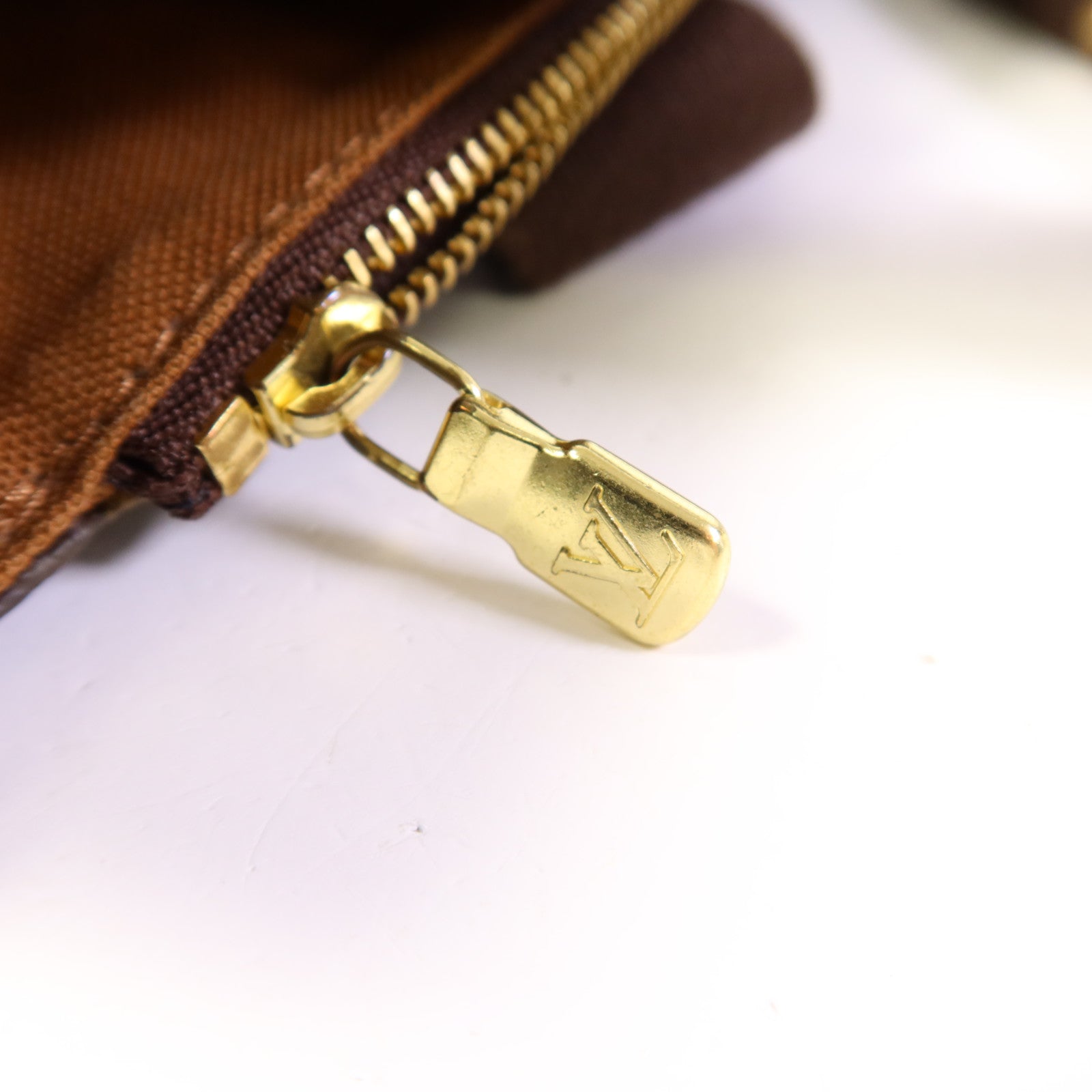 LOUIS VUITTON Monogram Cabas Beaubourg金扣肩背袋