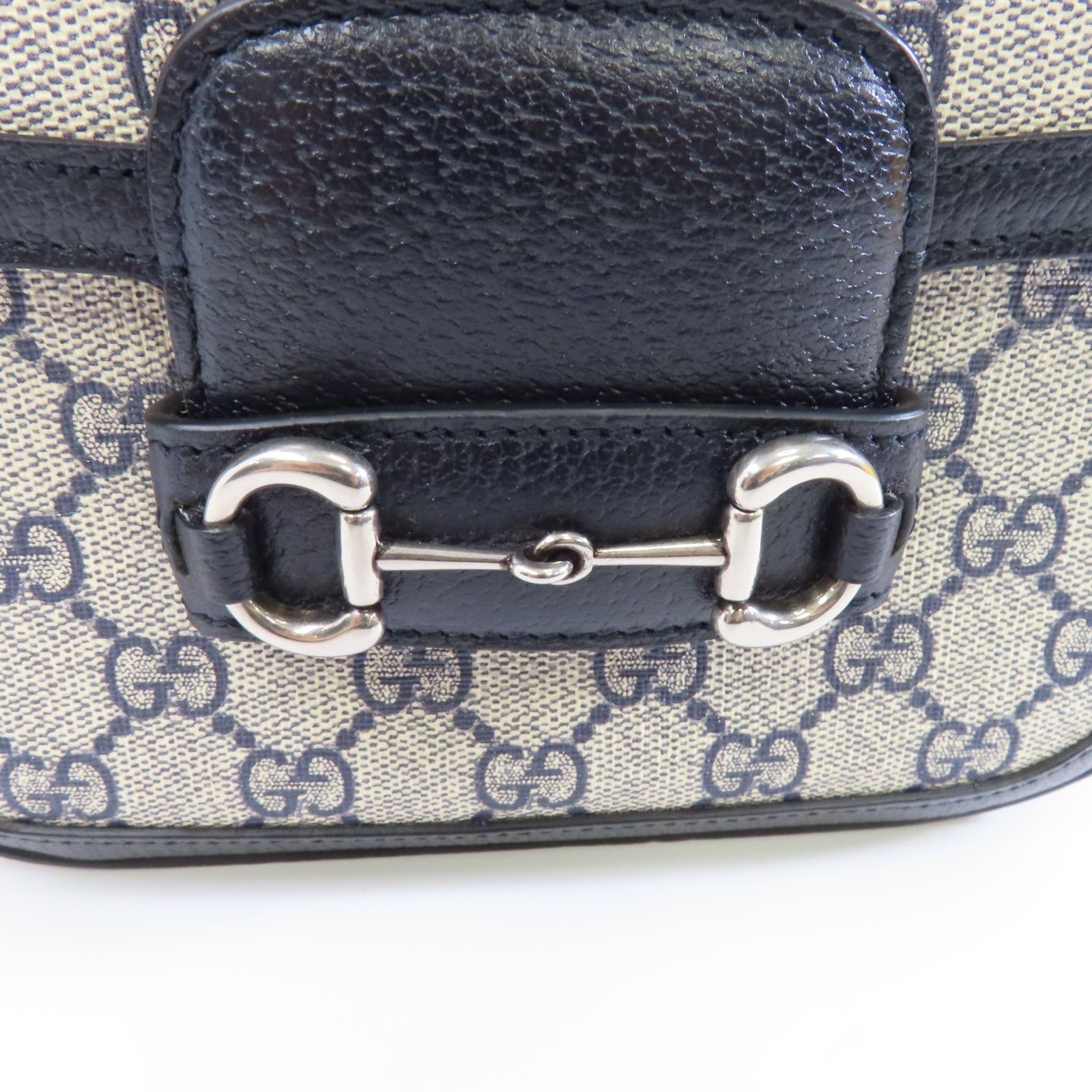 GUCCI 塗層帆布1955 Horsebit銀扣肩背袋藍色/米色