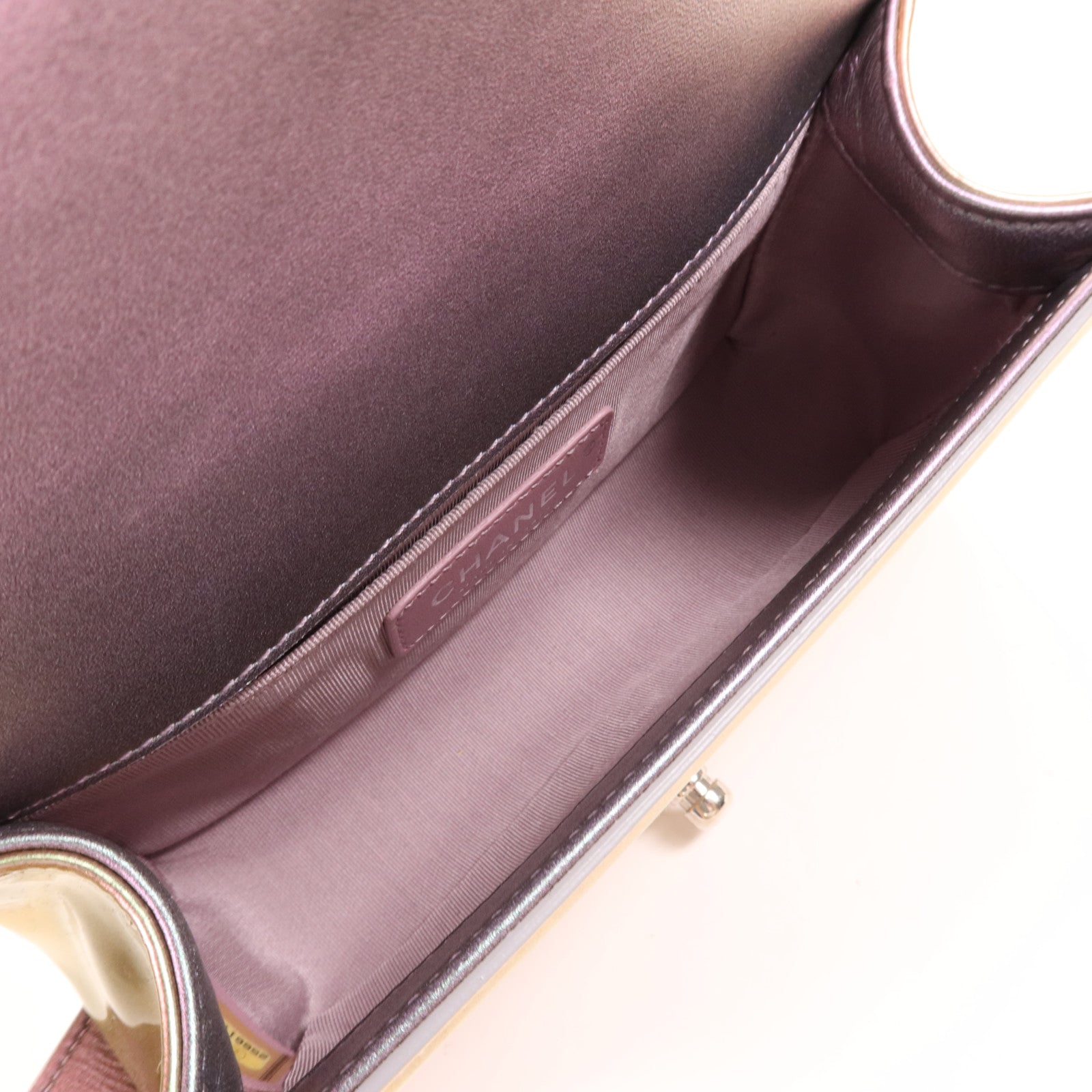 CHANEL 漆皮皮革Boy 20銀扣肩背袋