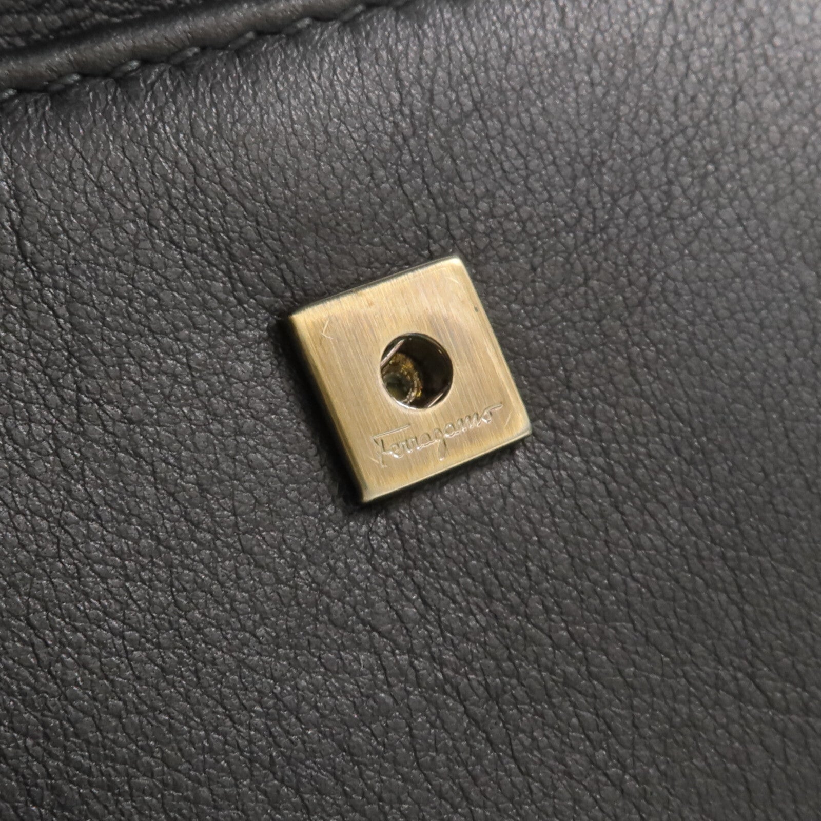 Salvatore Ferragamo 牛皮皮革Wallet錢包