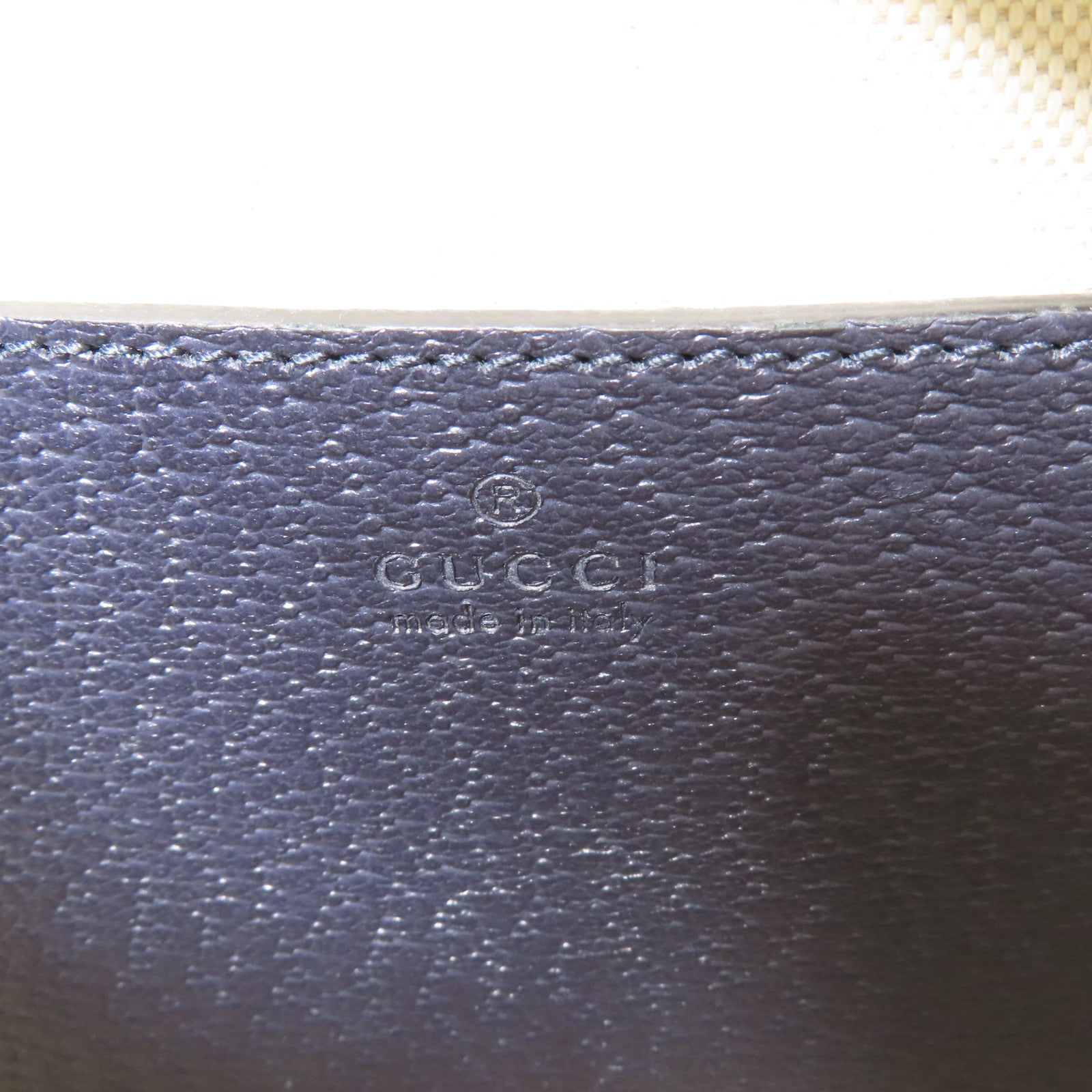 GUCCI 塗層帆布GG Supreme銀扣肩背袋