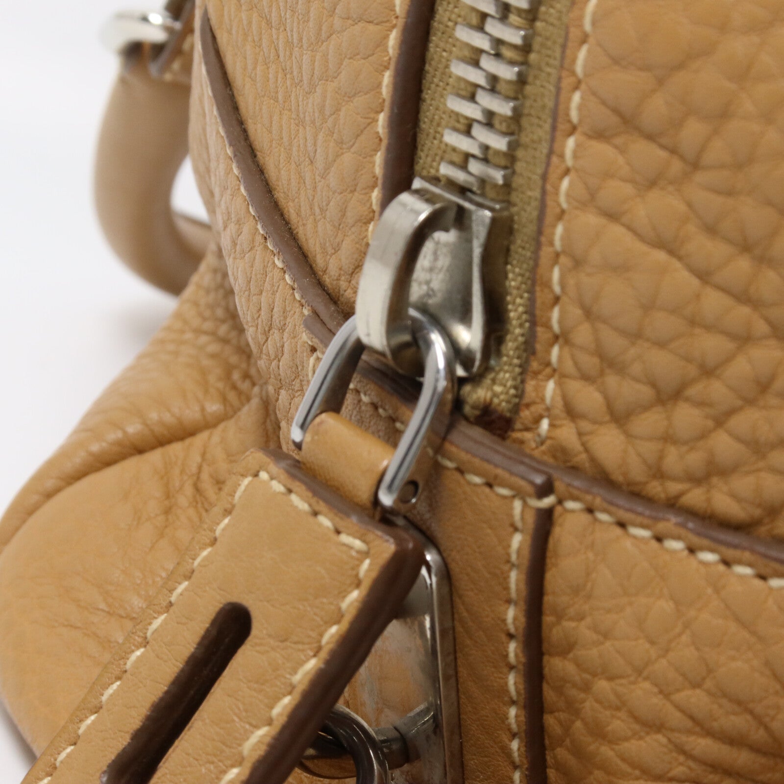 PRADA 牛皮皮革Daino Bauletto Embossed Logo Handbag手挽袋