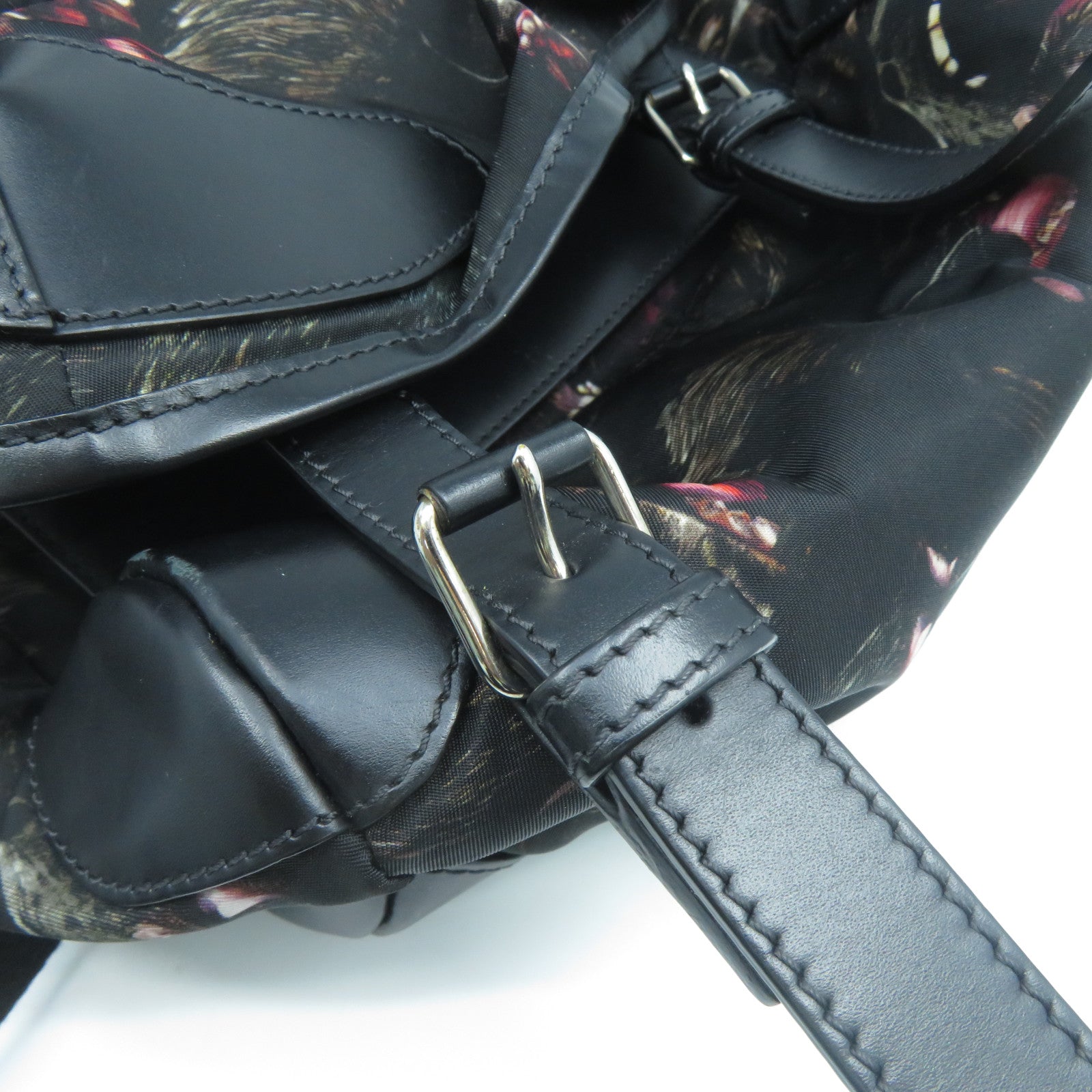 GIVENCHY 尼龍Backpack銀扣背包黑色