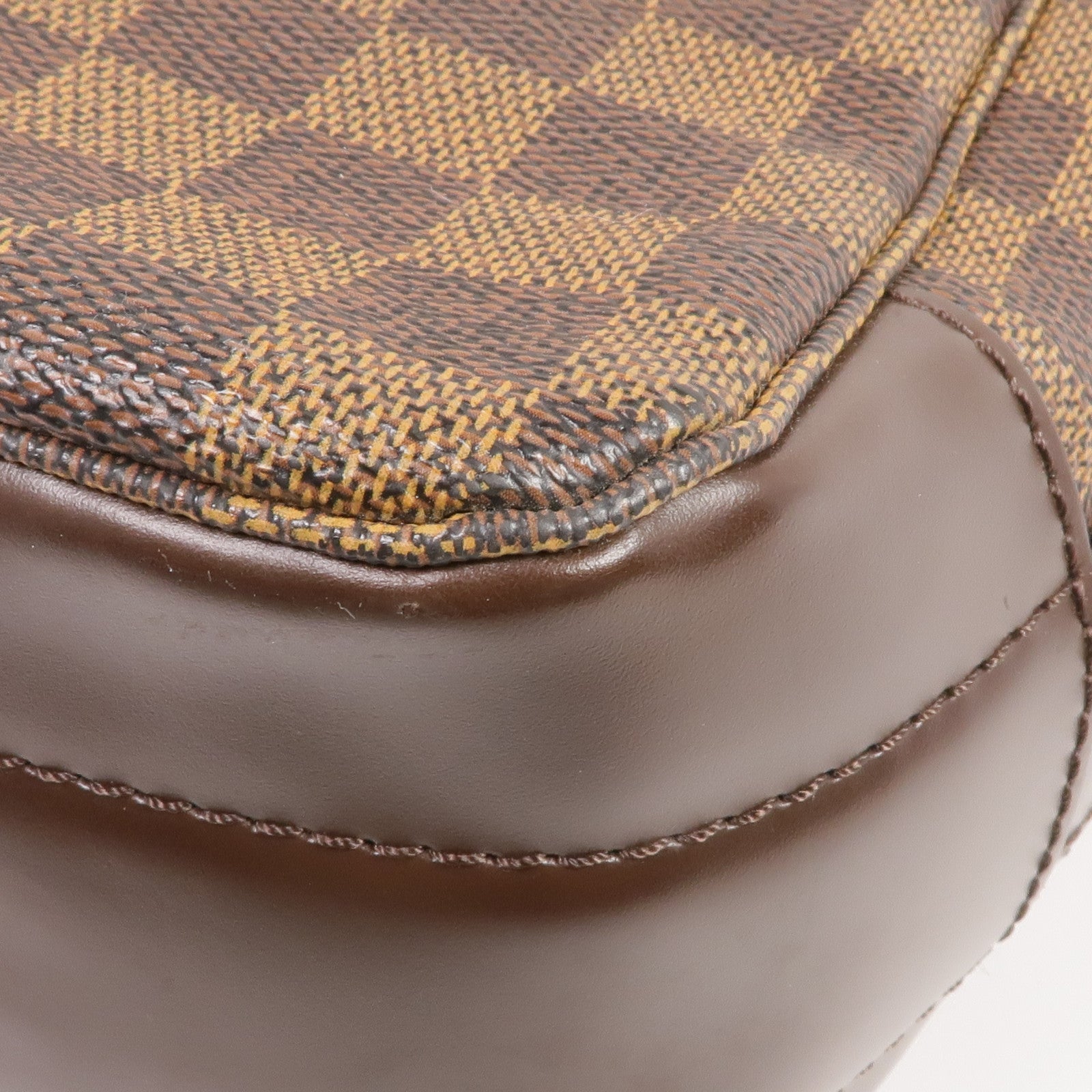 LOUIS VUITTON Damier Bastille金扣肩背袋