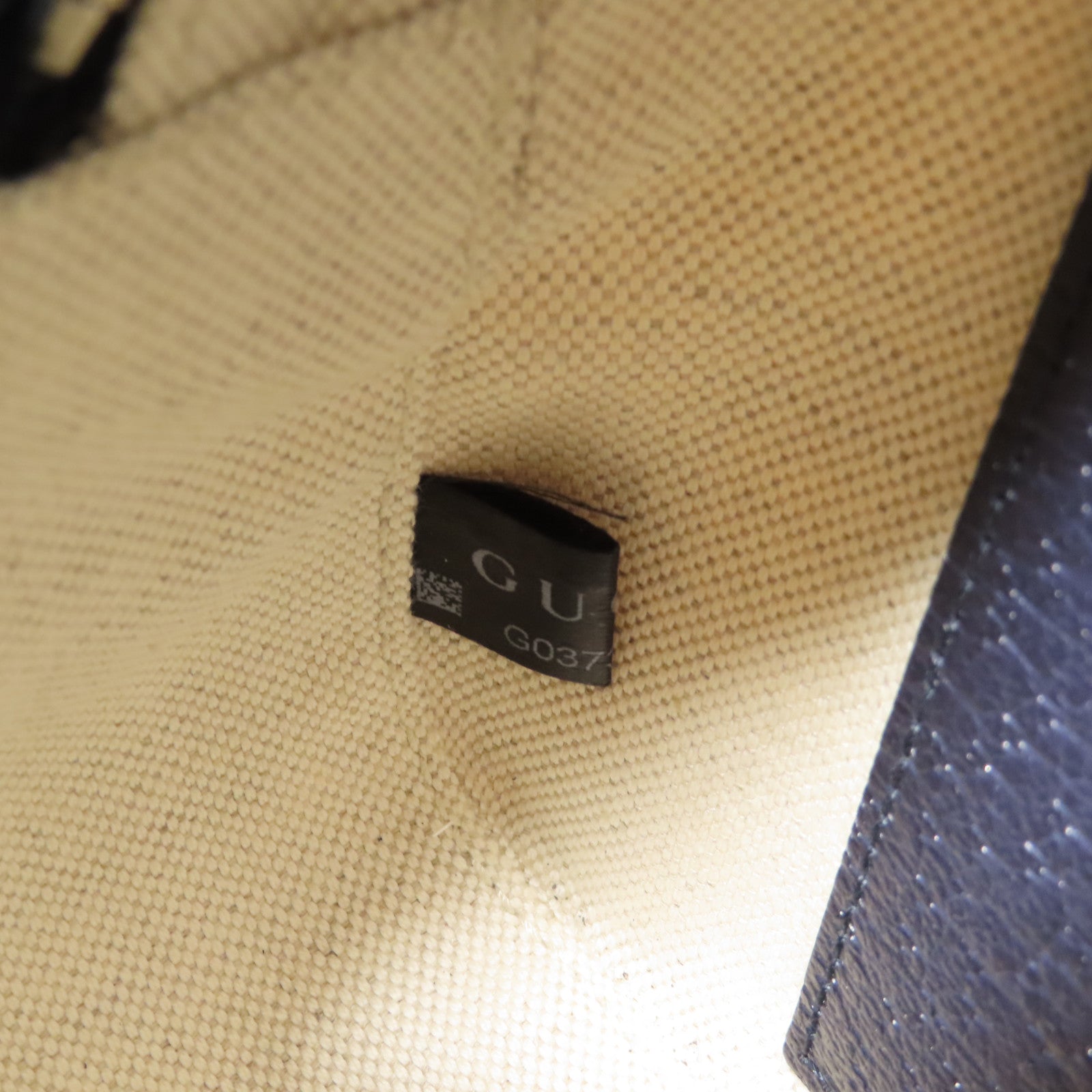 GUCCI 塗層帆布GG Supreme銀扣肩背袋