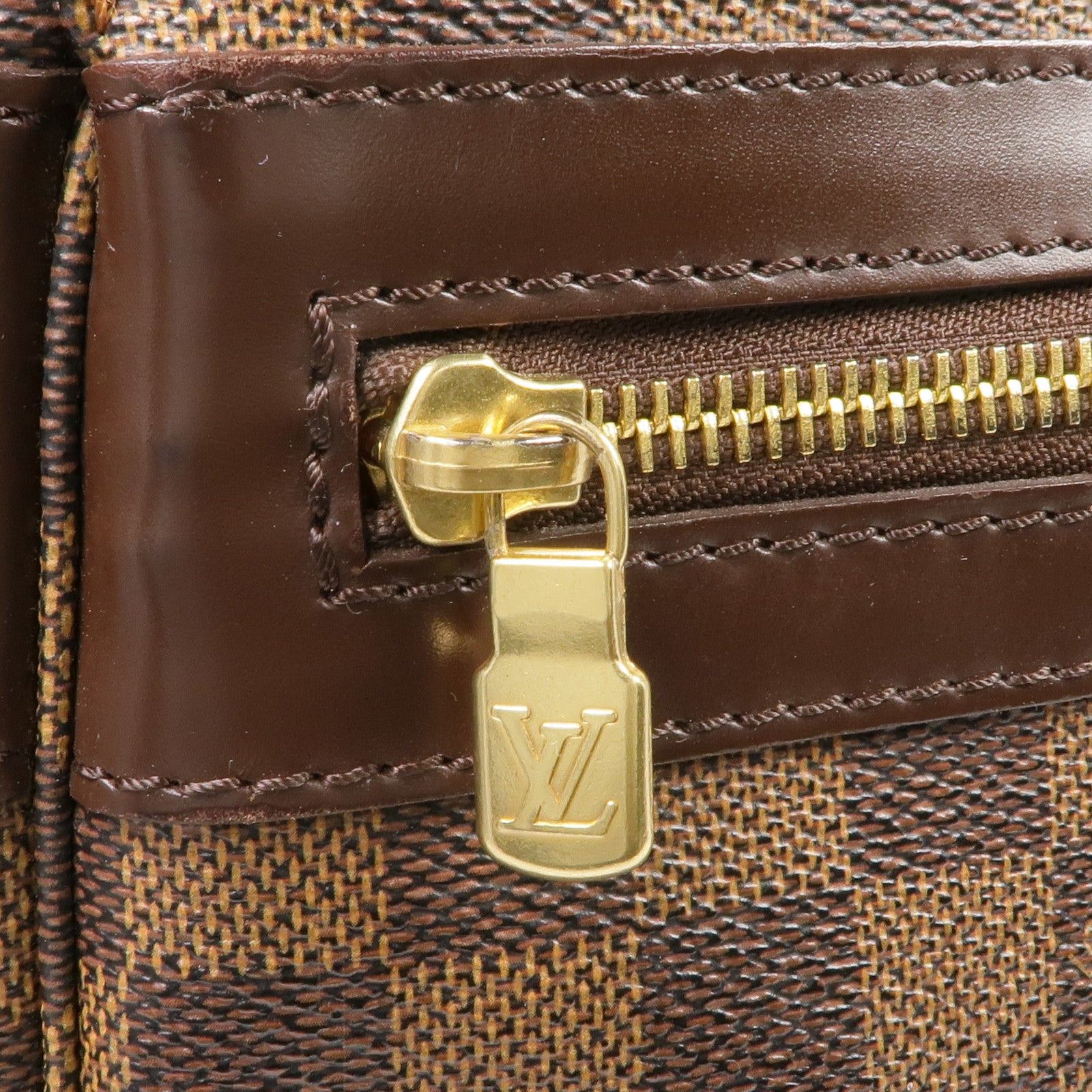 LOUIS VUITTON Damier Bastille金扣肩背袋