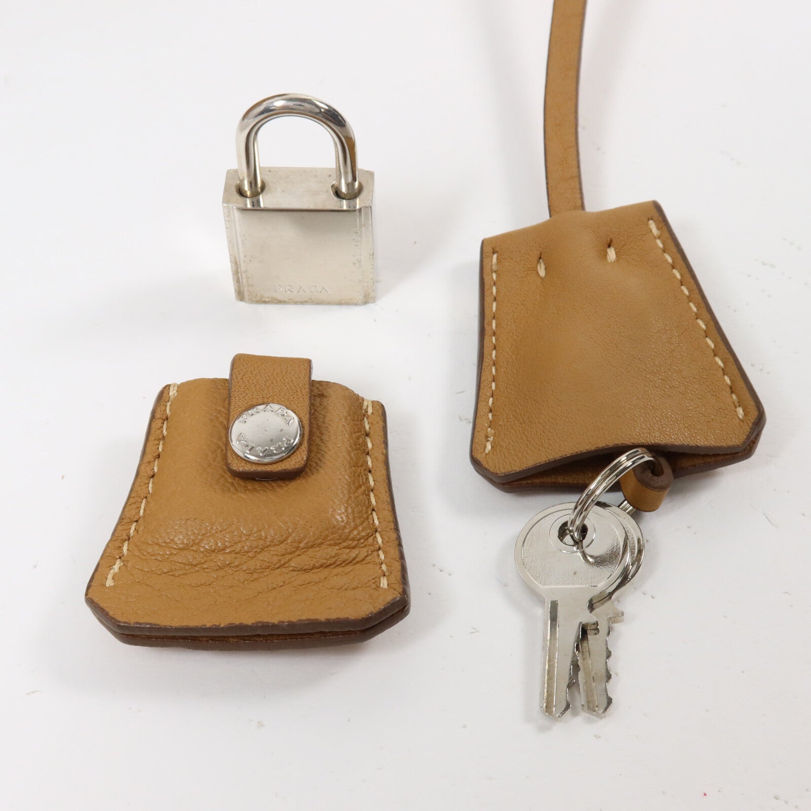 PRADA 牛皮皮革Daino Bauletto Embossed Logo Handbag手挽袋
