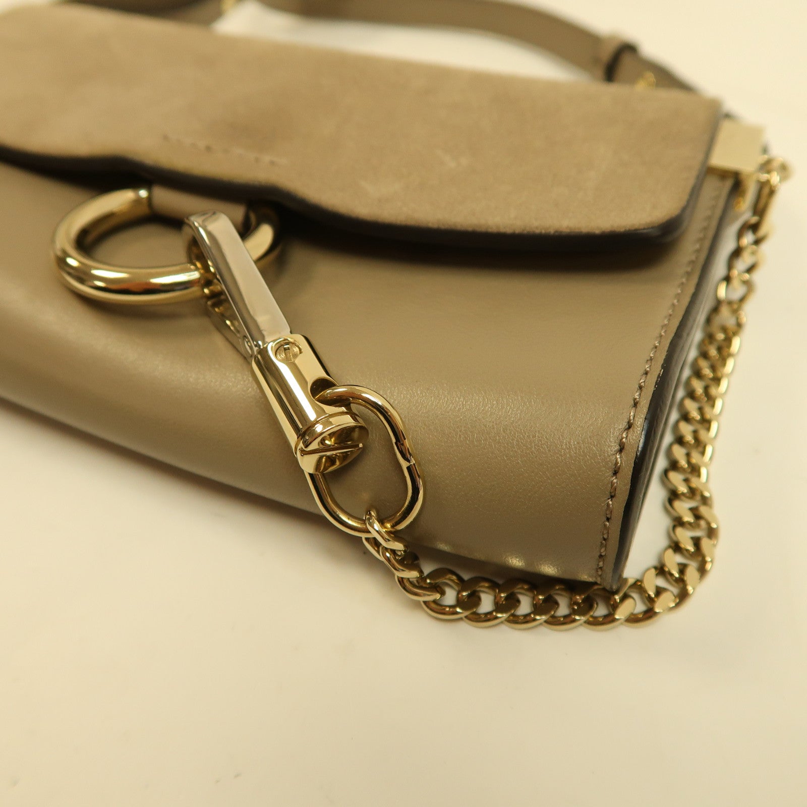 Chloe 【激減優惠】牛皮皮革/麂皮皮革Mini Faye金扣鏈帶肩背袋淺啡色