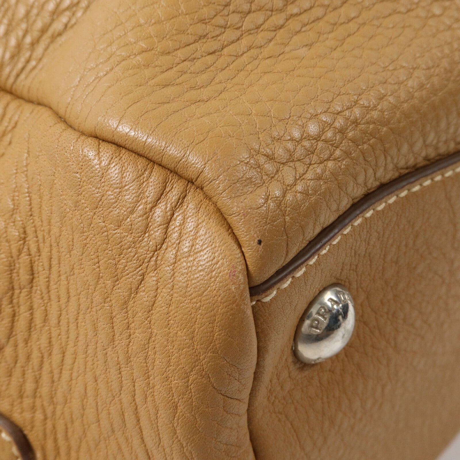 PRADA 牛皮皮革Daino Bauletto Embossed Logo Handbag手挽袋