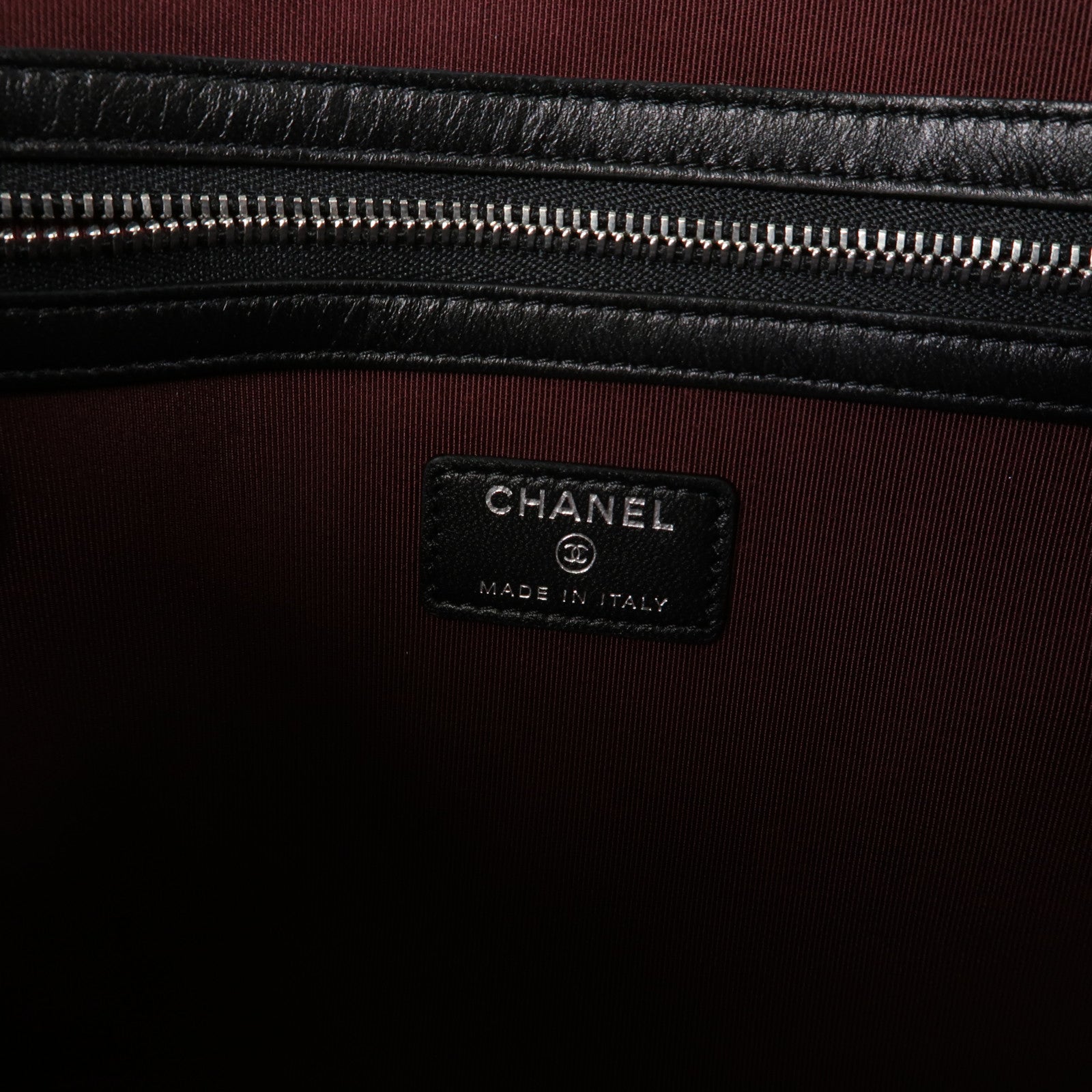 CHANEL 【激減優惠】菱格羊皮皮革Clutch銀扣手拿包黑色