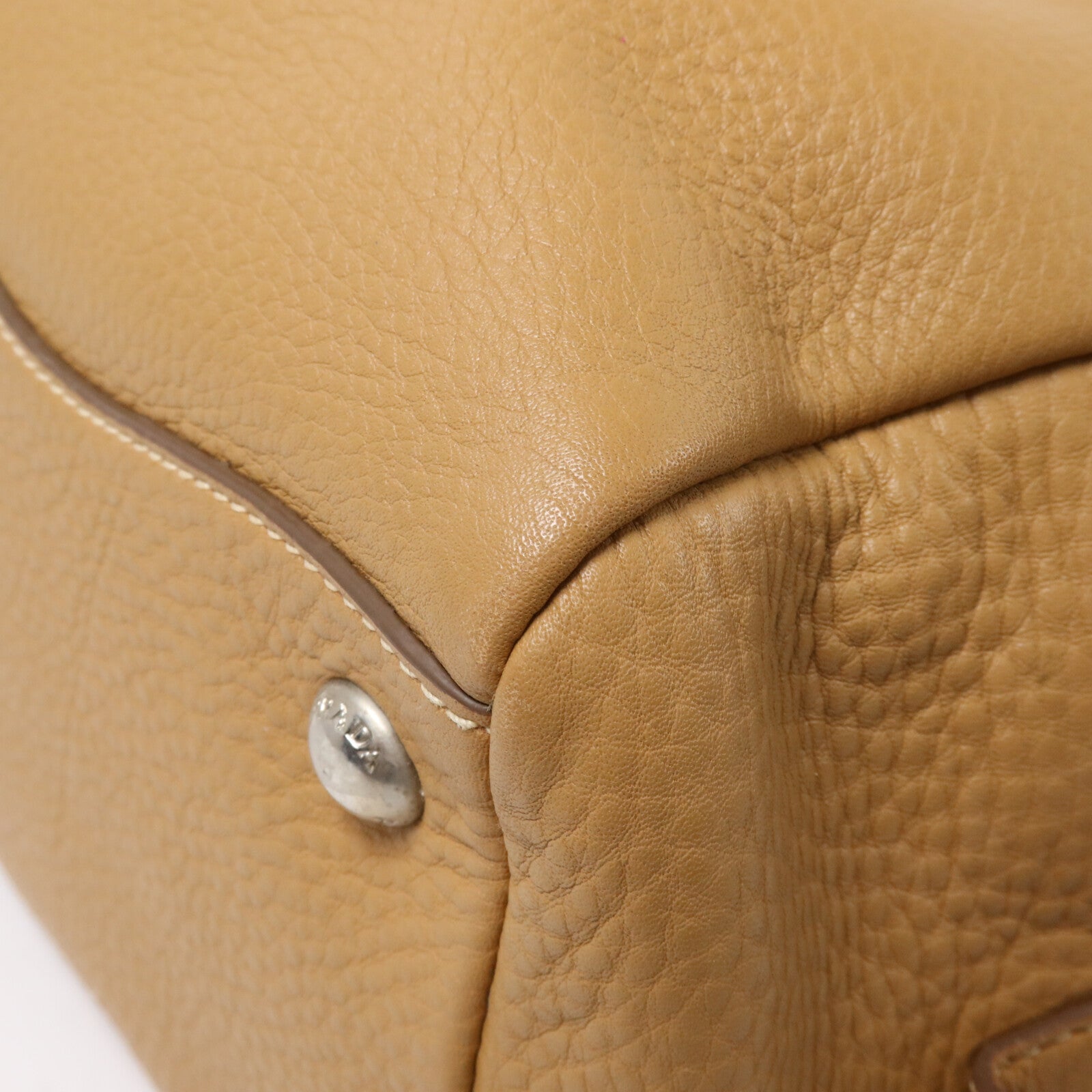 PRADA 牛皮皮革Daino Bauletto Embossed Logo Handbag手挽袋