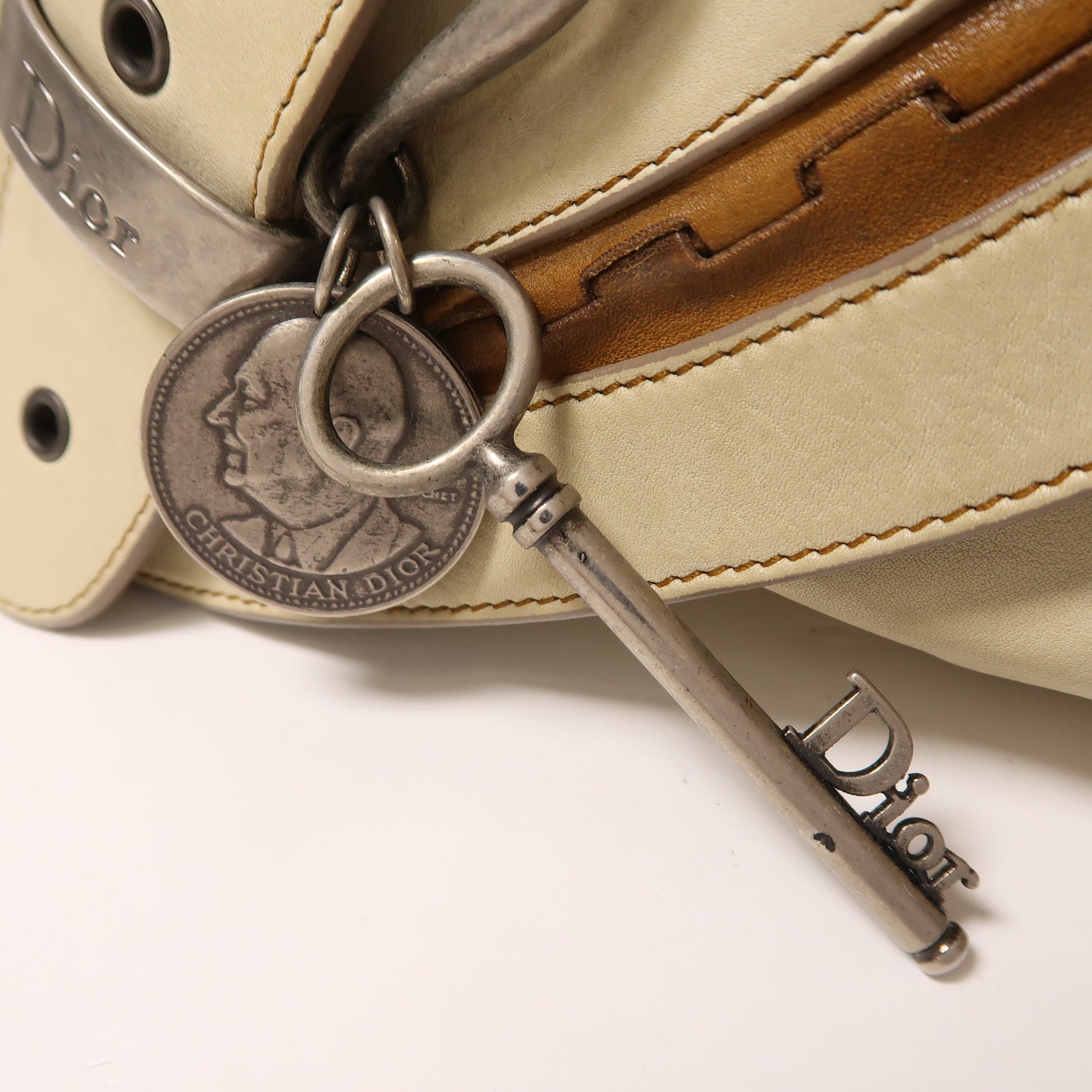 Dior 牛皮皮革Gaucho銀扣手挽袋