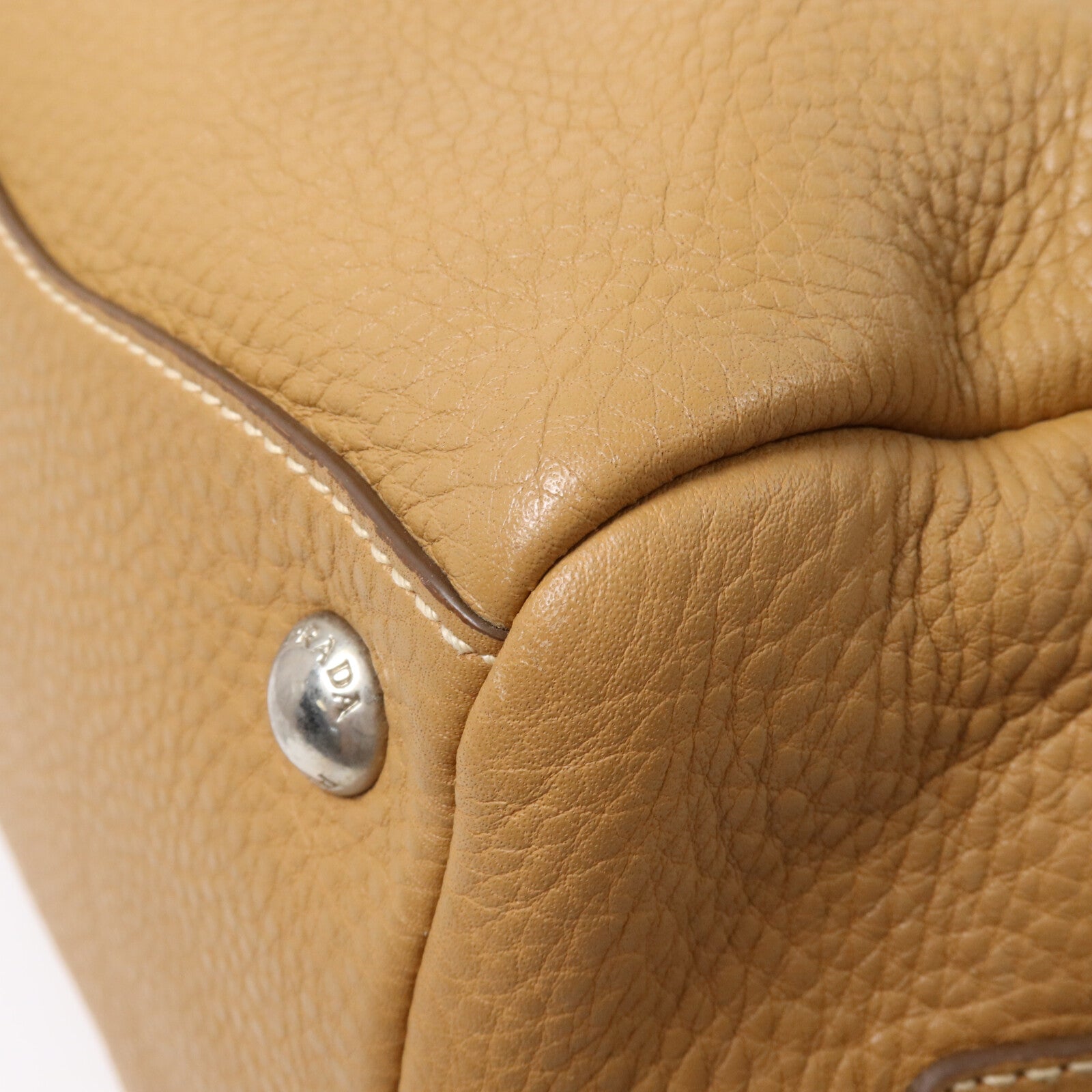 PRADA 牛皮皮革Daino Bauletto Embossed Logo Handbag手挽袋