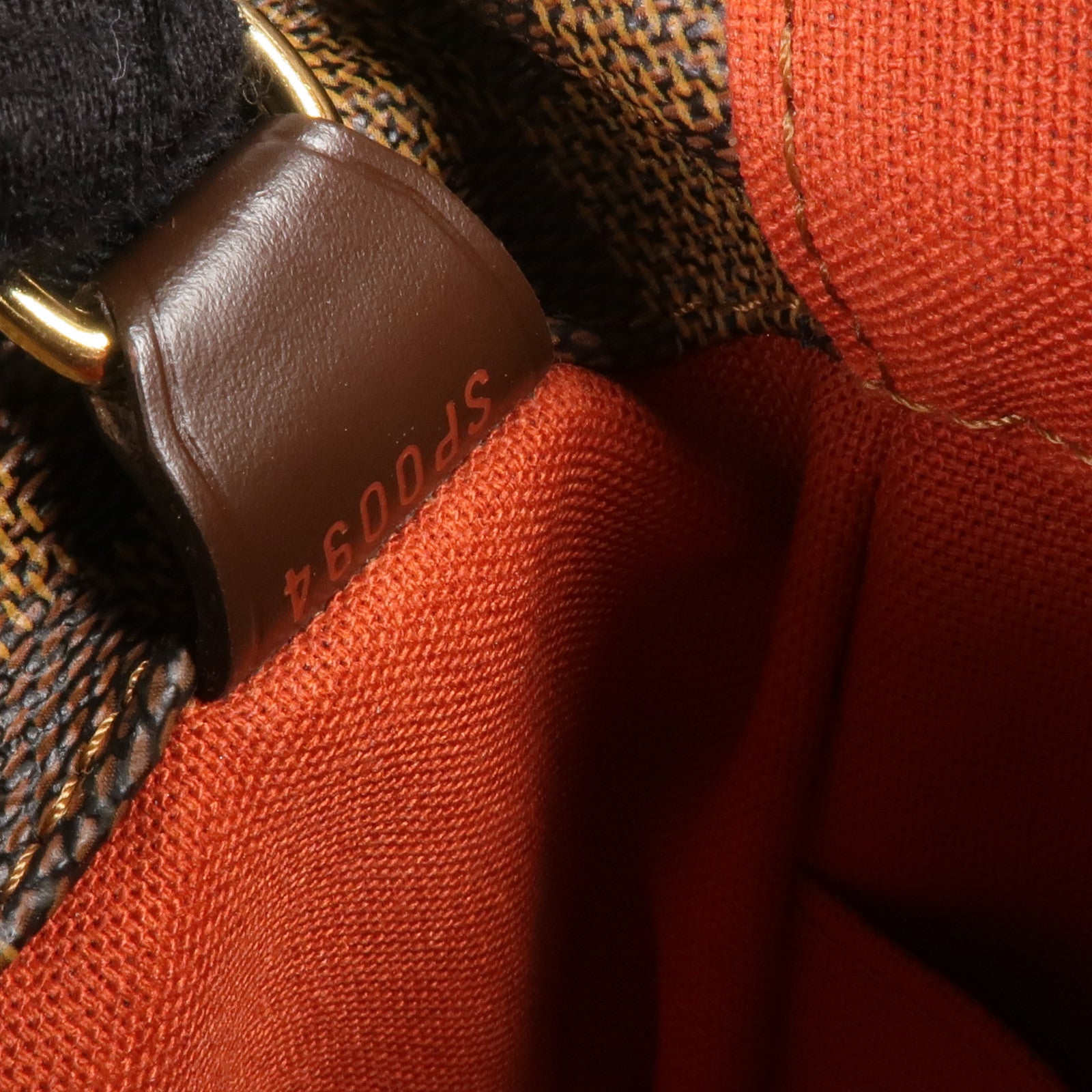 LOUIS VUITTON Damier Bastille金扣肩背袋