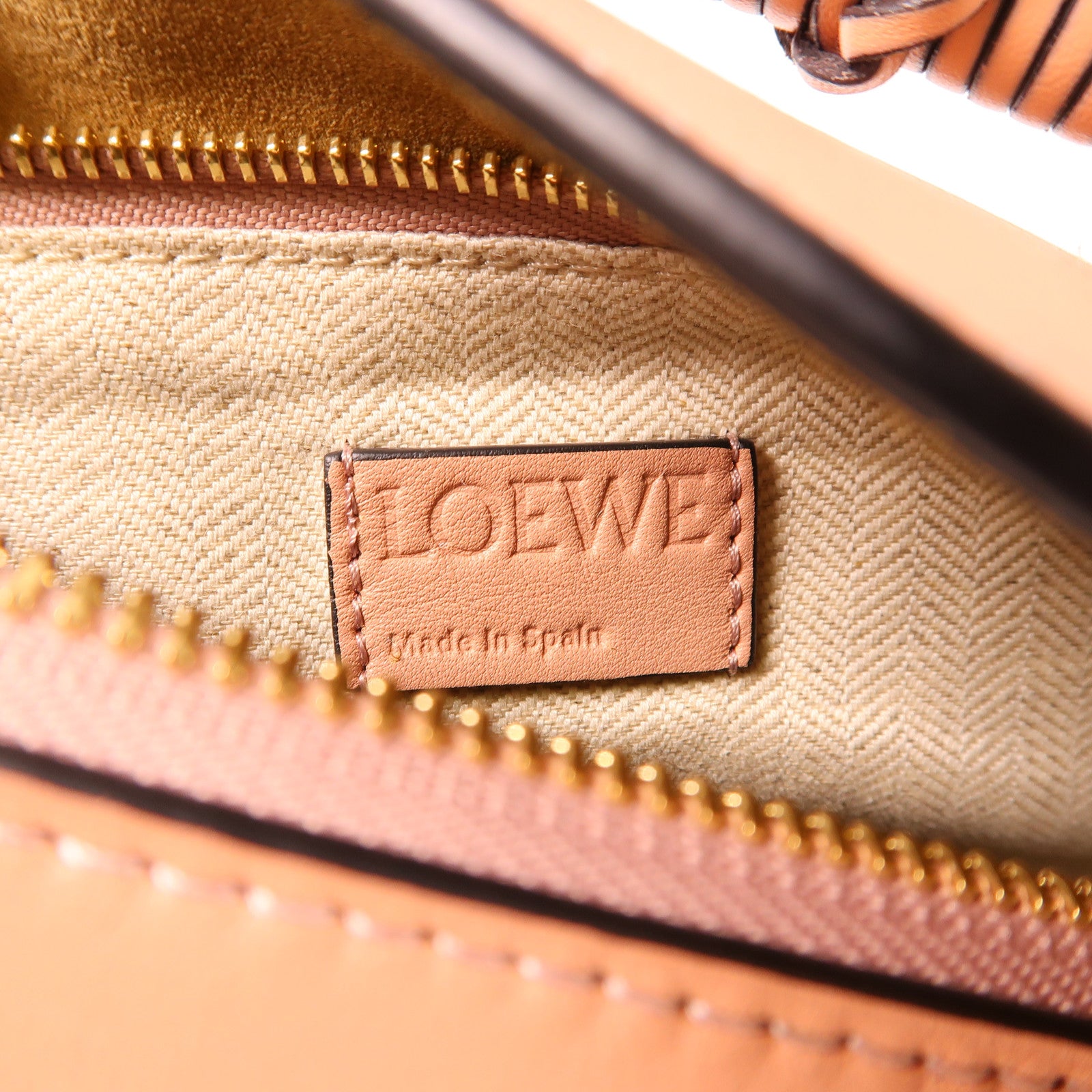 LOEWE 牛皮皮革Edge Puzzle金扣手挽肩背兩用袋