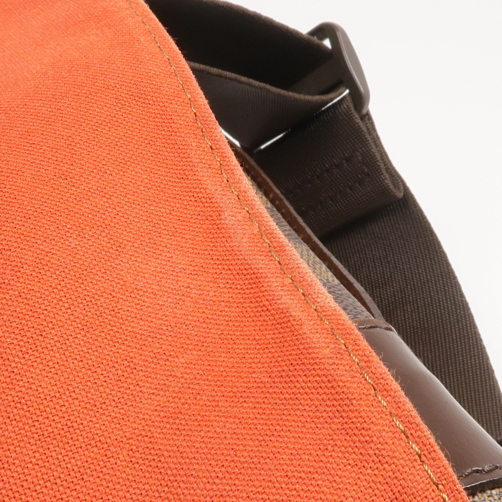 LOUIS VUITTON Damier Bastille金扣肩背袋