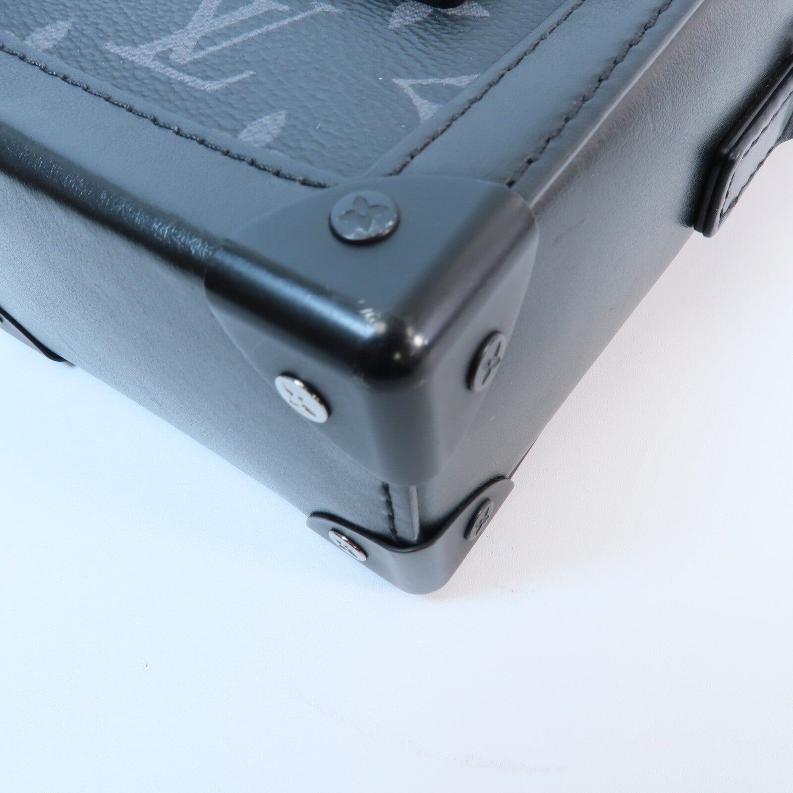 LOUIS VUITTON Monogram Eclipse Vertical Trunk肩背袋