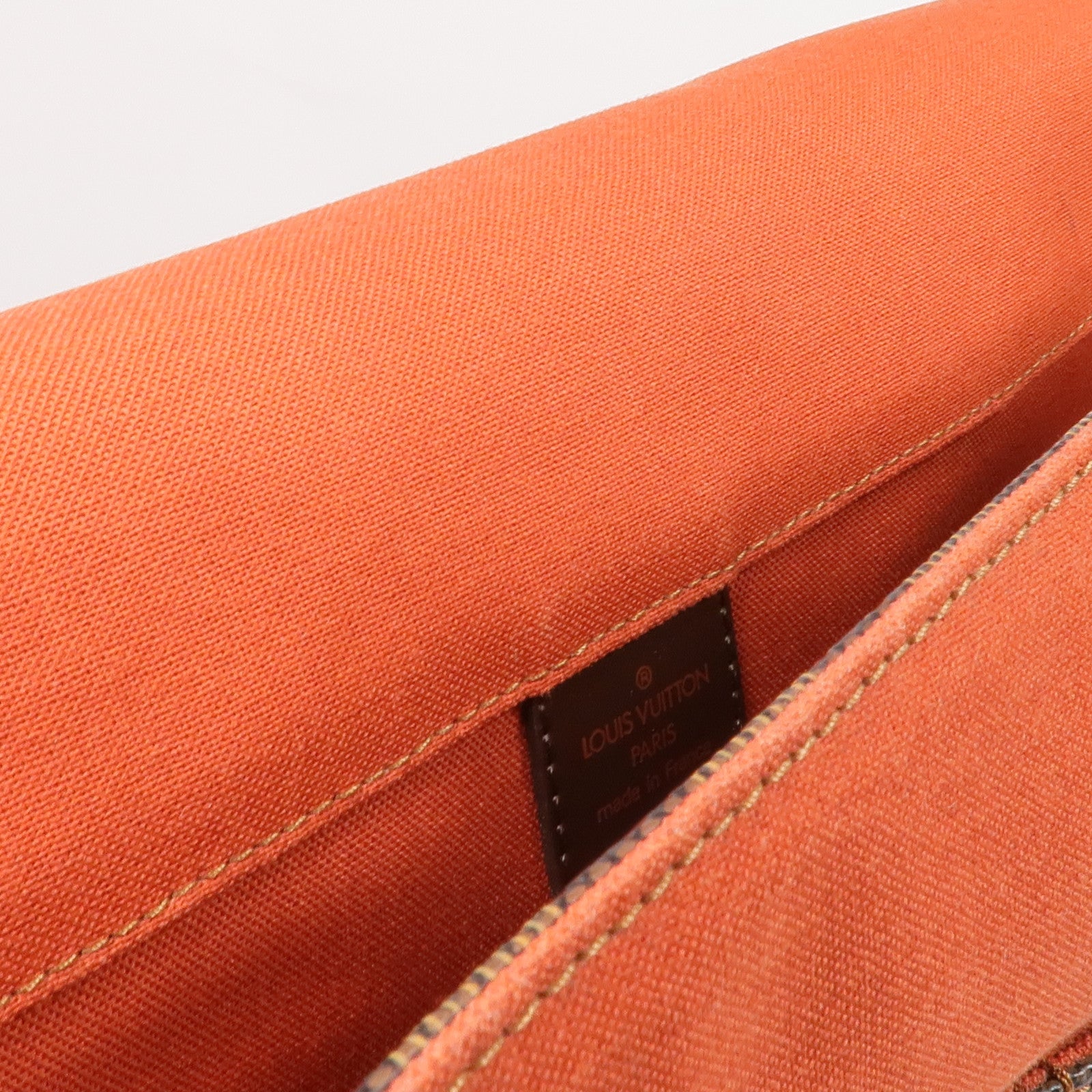 LOUIS VUITTON Damier Bastille金扣肩背袋