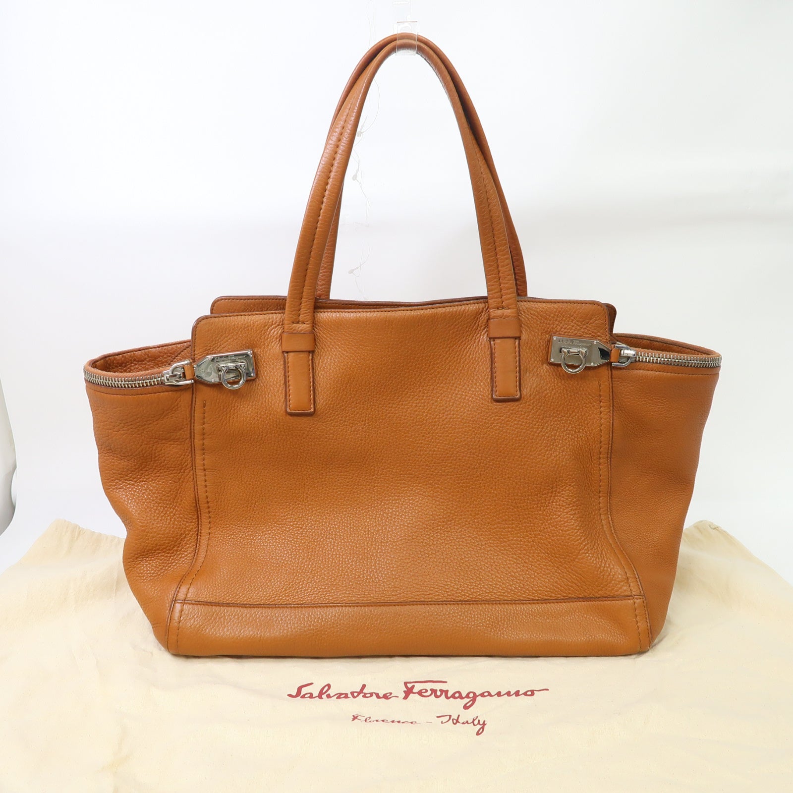 Salvatore Ferragamo 牛皮皮革Tote Bag銀扣手挽袋啡色