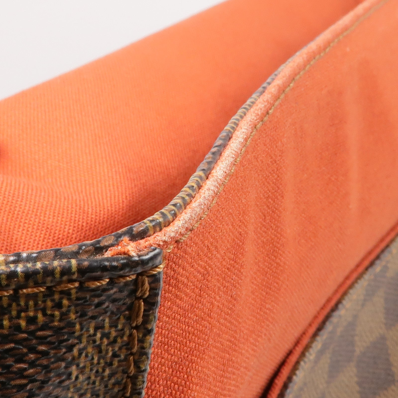 LOUIS VUITTON Damier Bastille金扣肩背袋