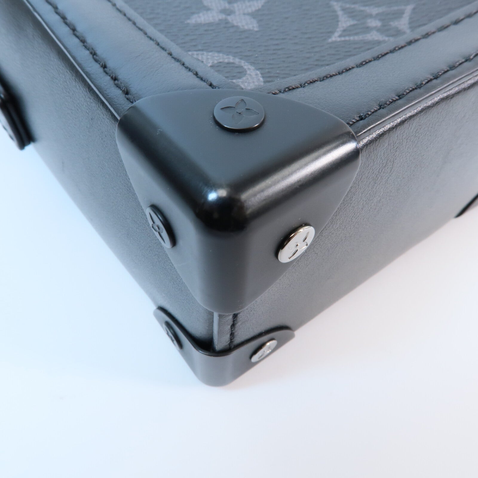 LOUIS VUITTON Monogram Eclipse Vertical Trunk肩背袋