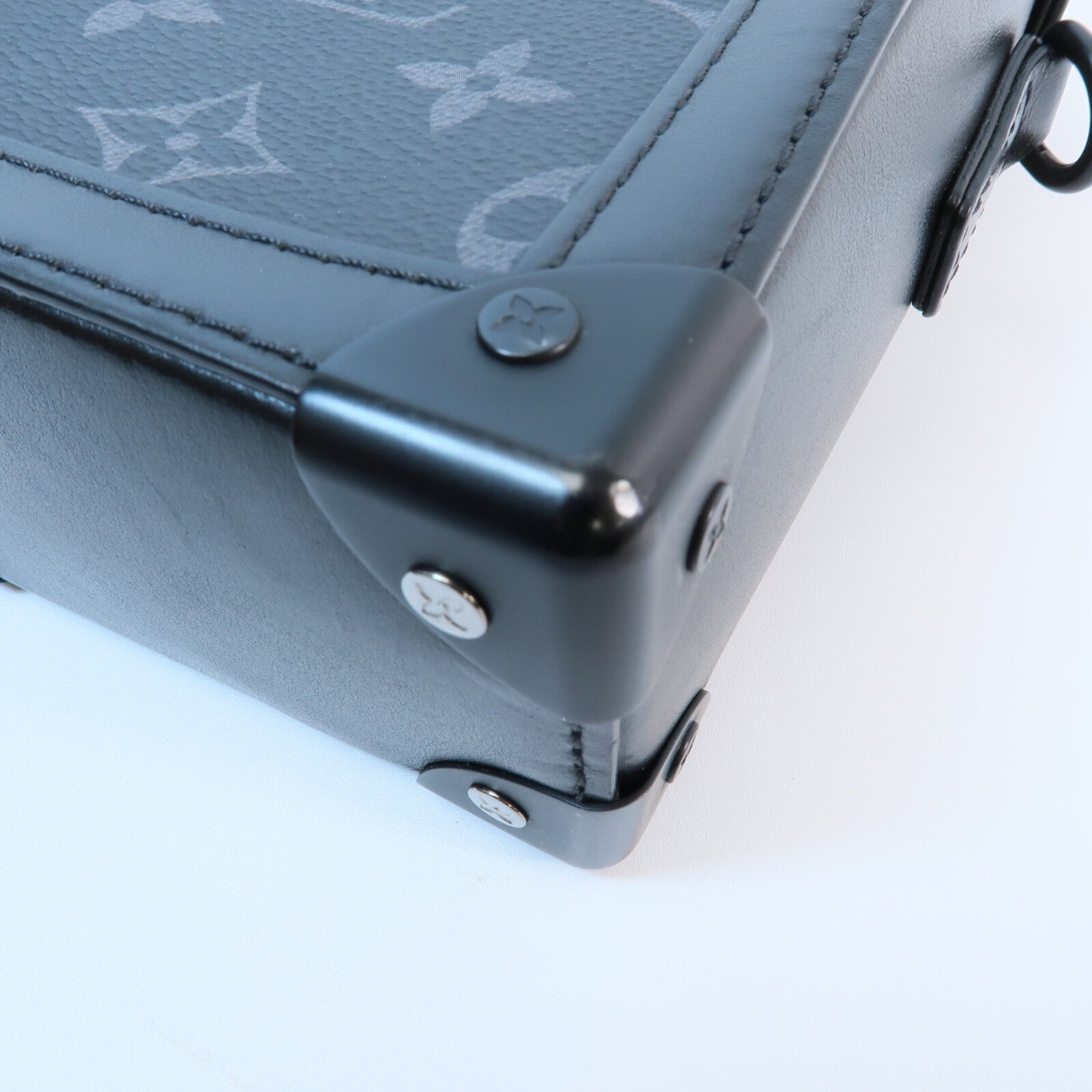 LOUIS VUITTON Monogram Eclipse Vertical Trunk肩背袋