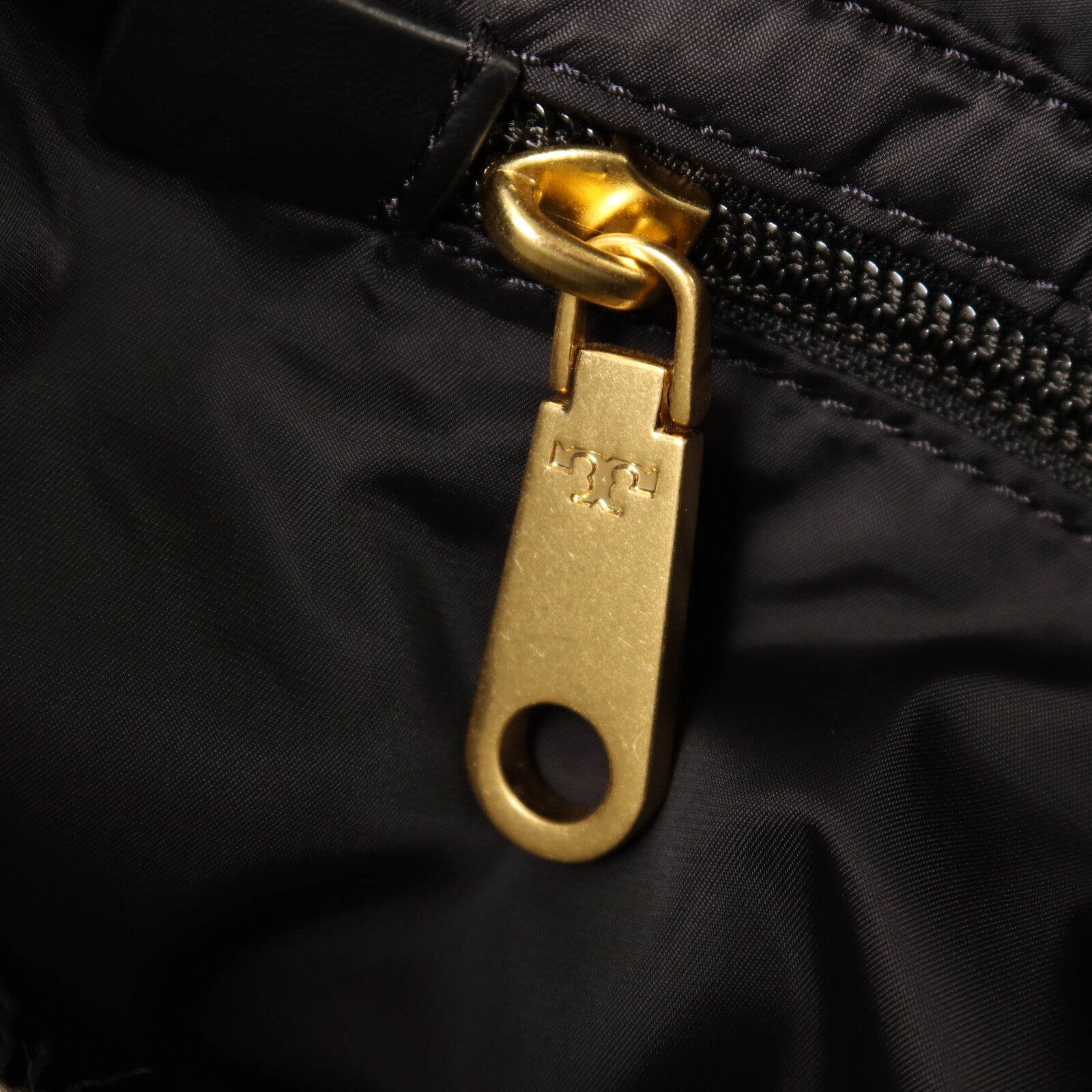Tory Burch 尼龍Shoulder Bag金扣肩背包