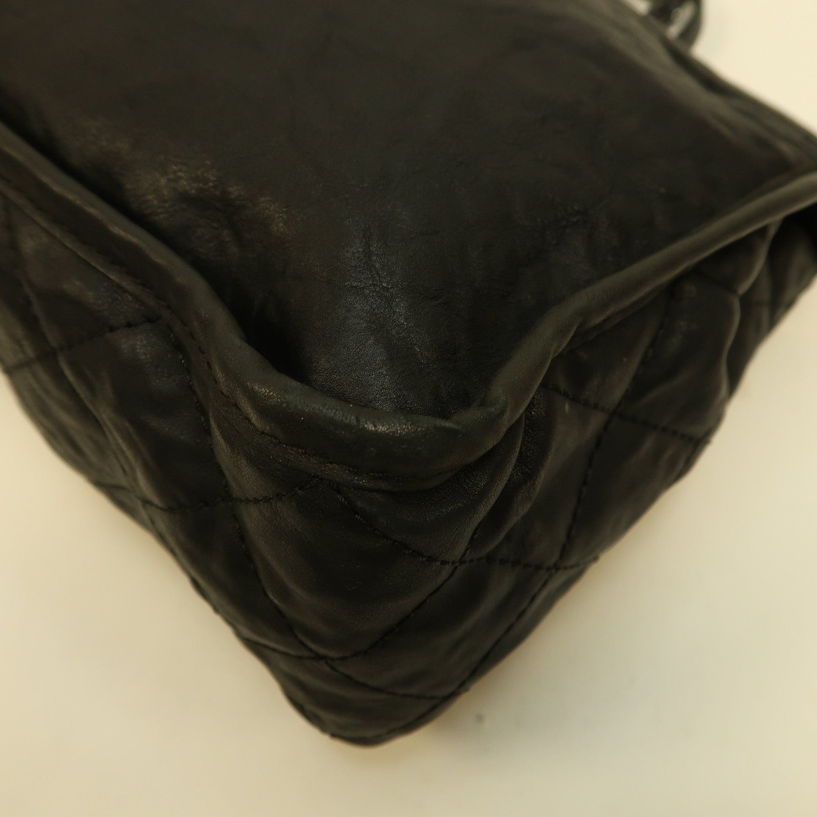 CHANEL 菱格牛皮皮革Chain Shoulder銀扣鏈帶肩背袋黑色
