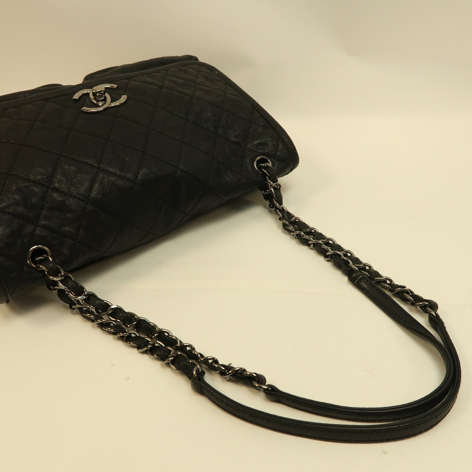 CHANEL 菱格牛皮皮革Chain Shoulder銀扣鏈帶肩背袋黑色
