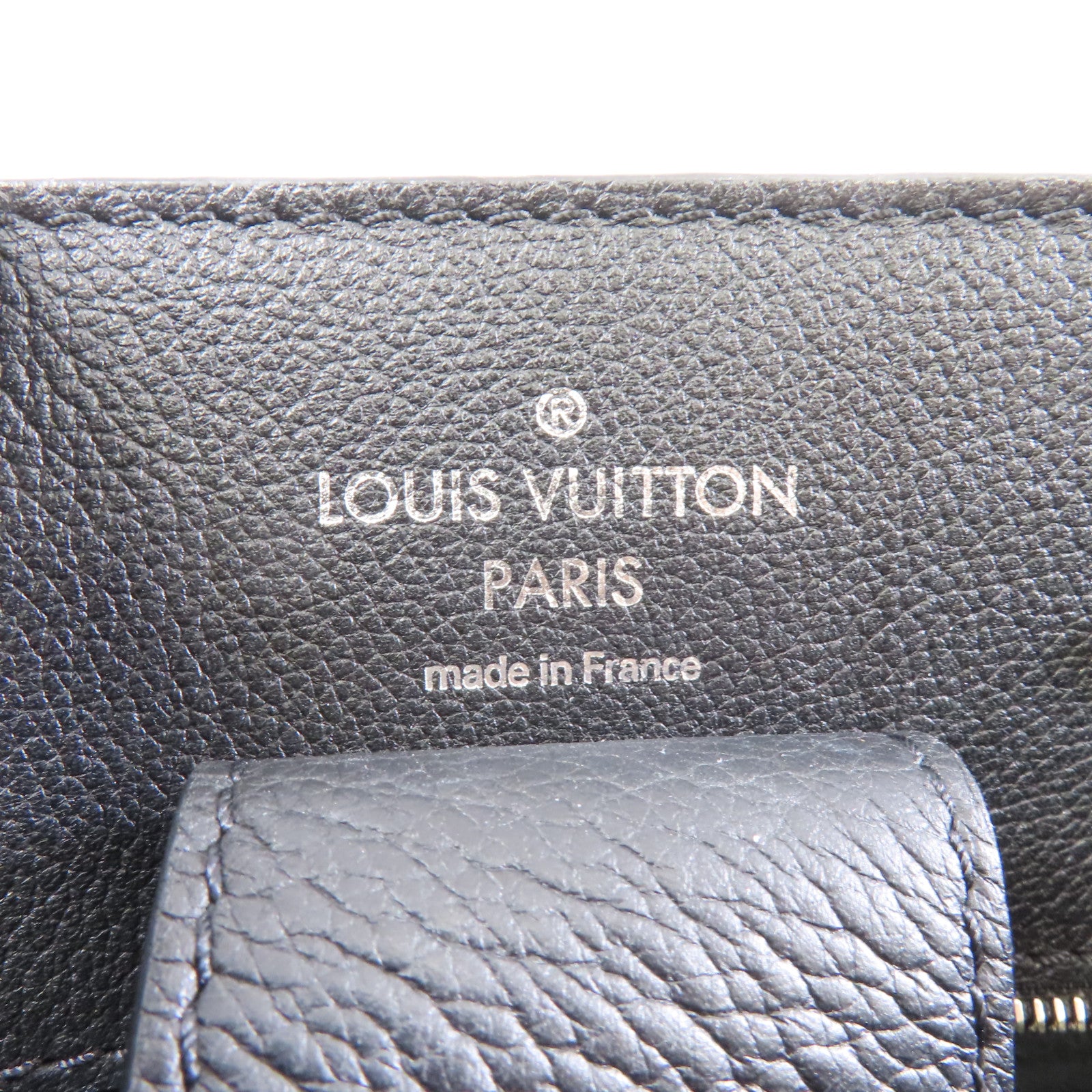 LOUIS VUITTON 牛皮皮革Lock Me Bucket銀扣肩背袋黑色