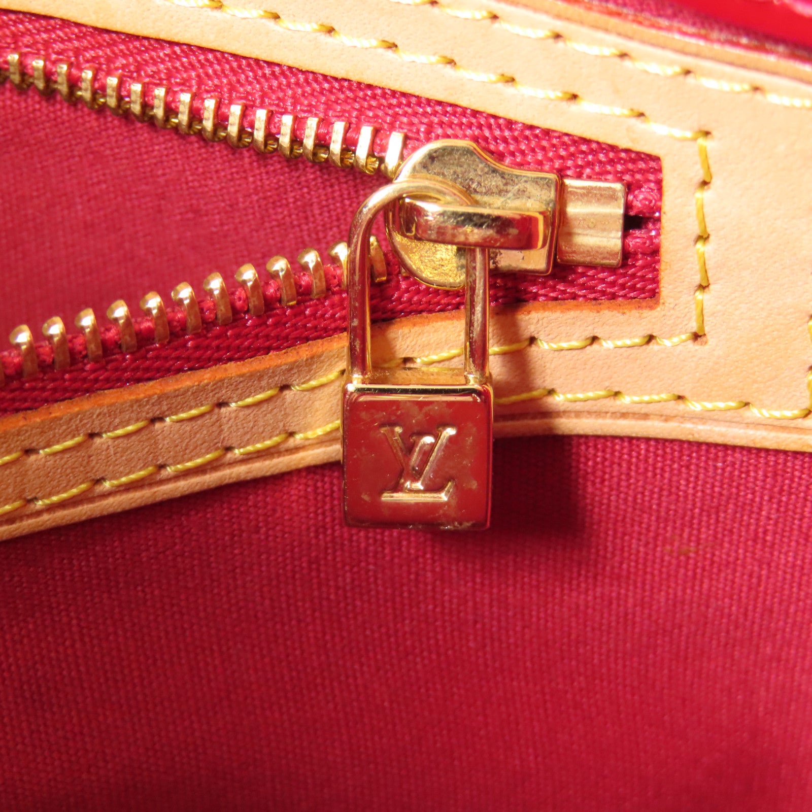 LOUIS VUITTON Vernis Reade PM金扣手挽袋