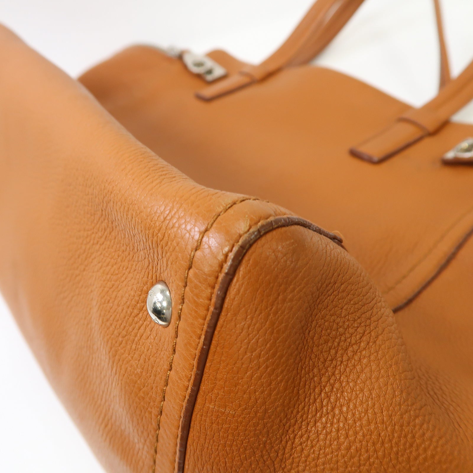 Salvatore Ferragamo 牛皮皮革Tote Bag銀扣手挽袋啡色