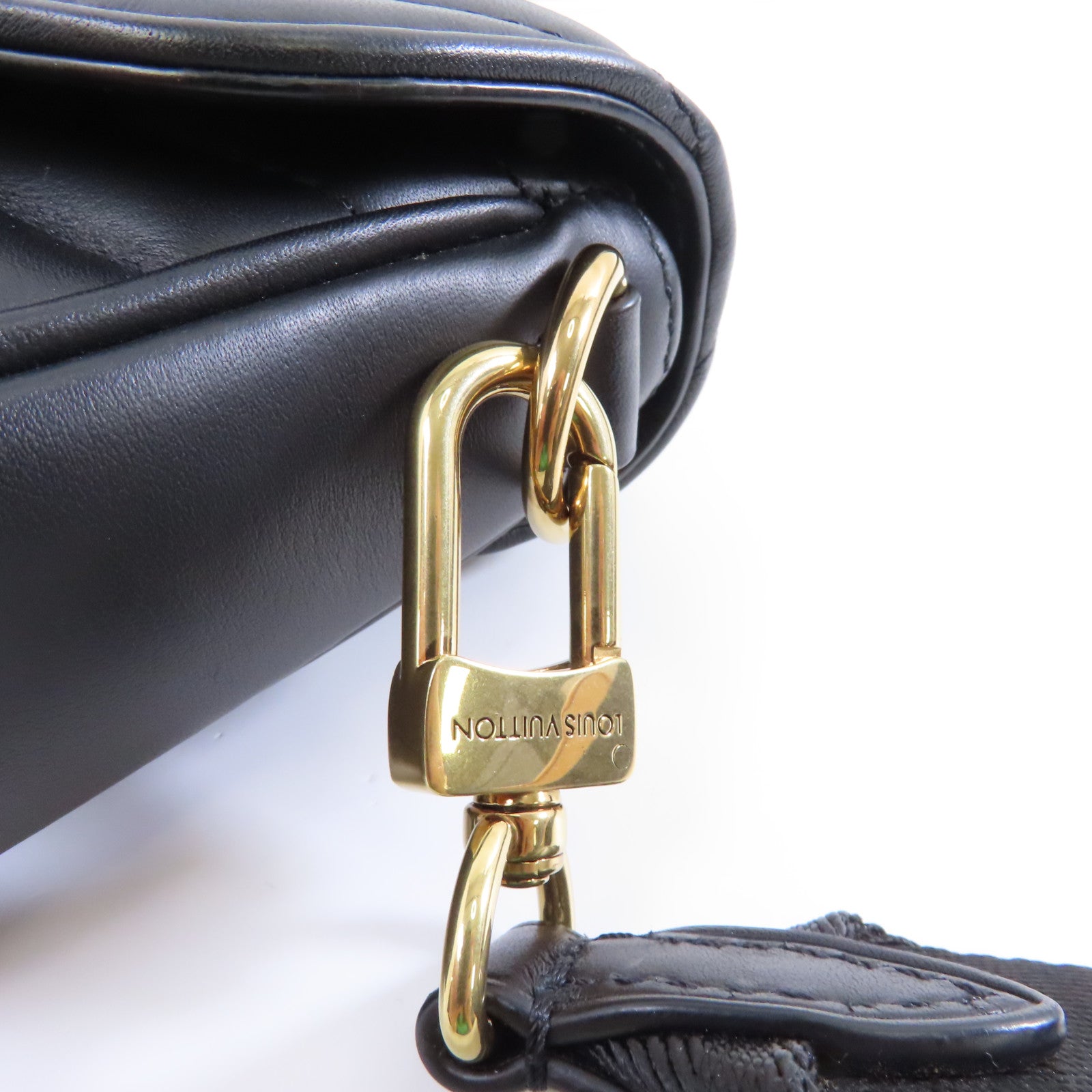 LOUIS VUITTON 牛皮皮革New Wave Multi Pochette金扣肩背袋黑色