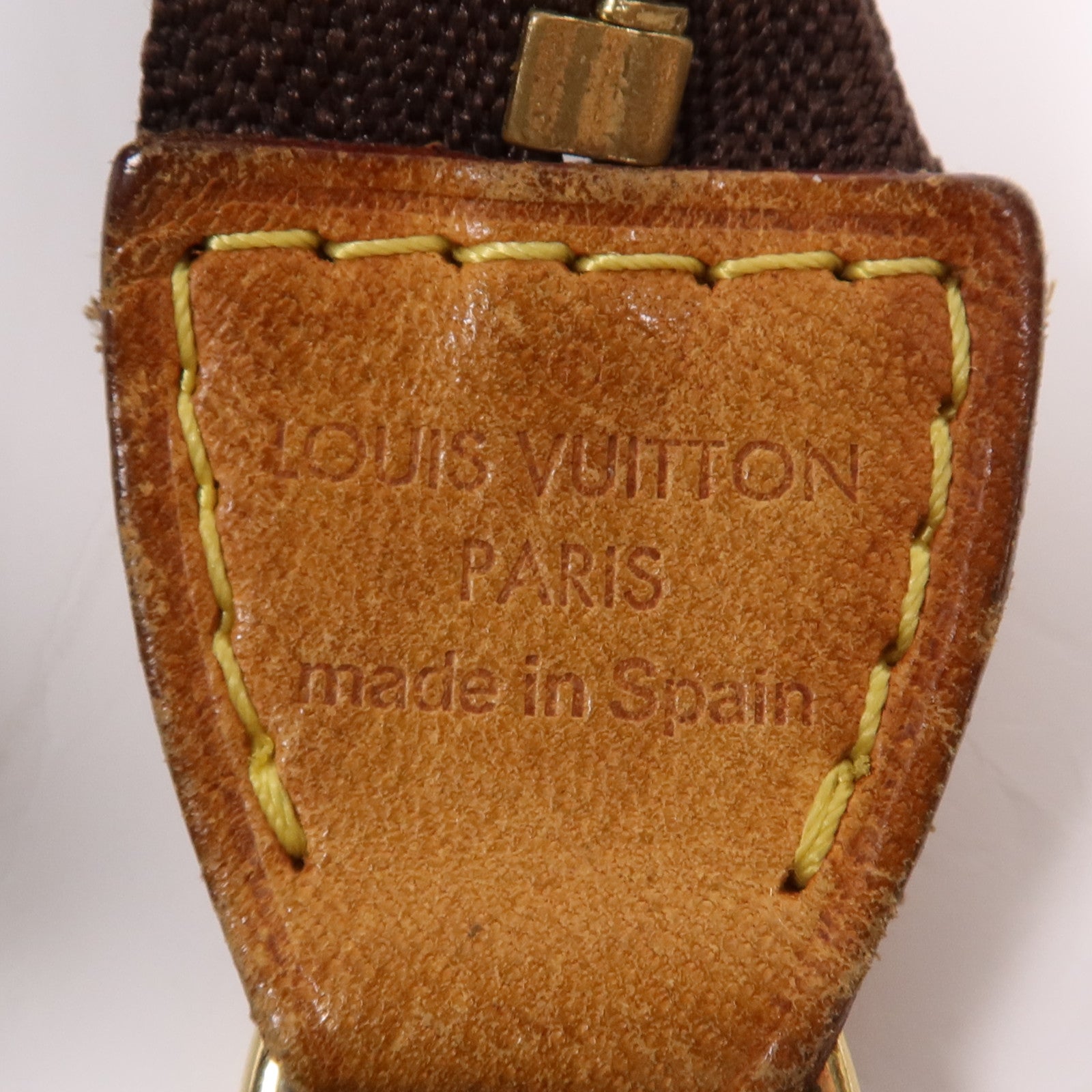 LOUIS VUITTON Monogram Pochette Accessoires金扣手挽袋棕色