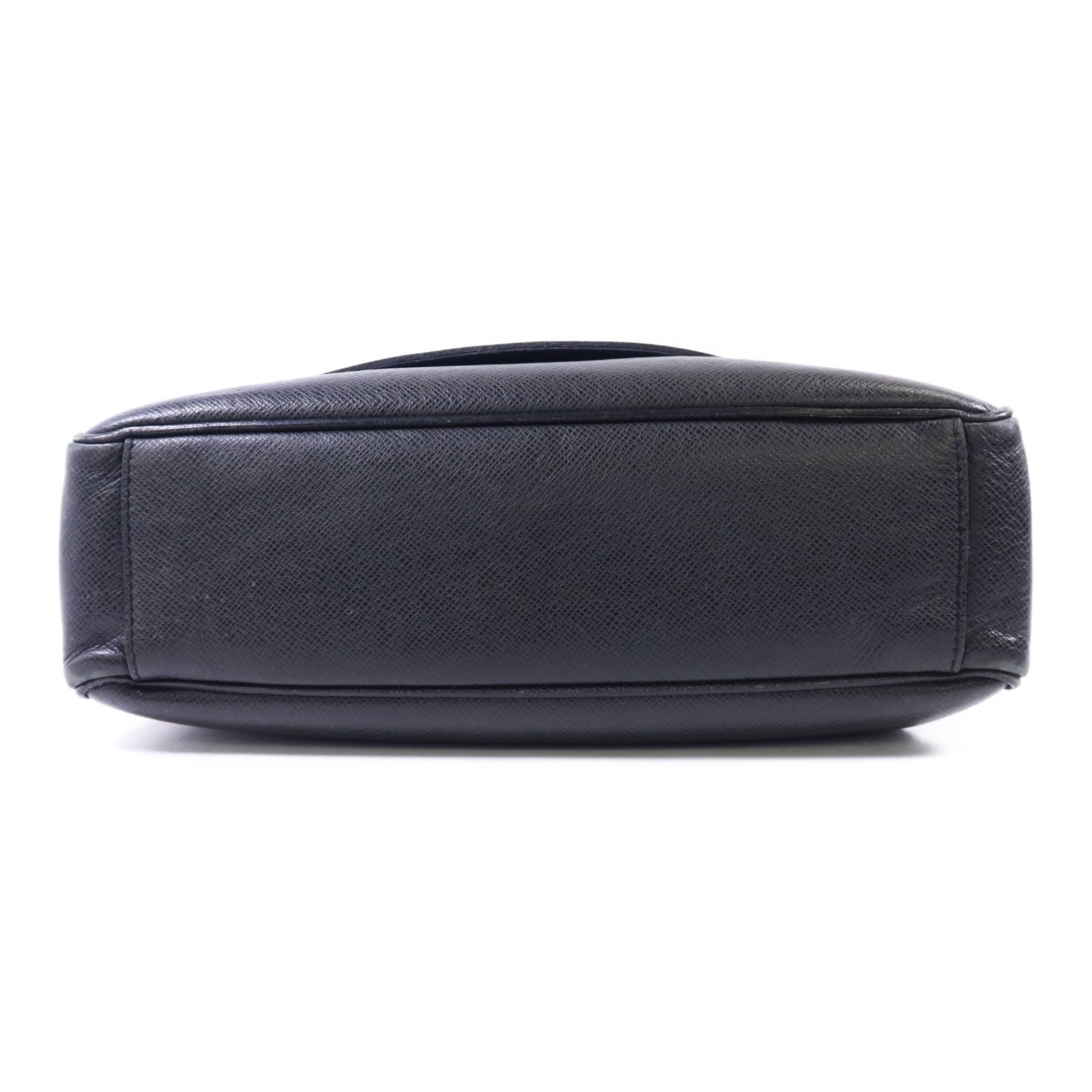 LOUIS VUITTON Taiga Roman MM銀扣肩背袋