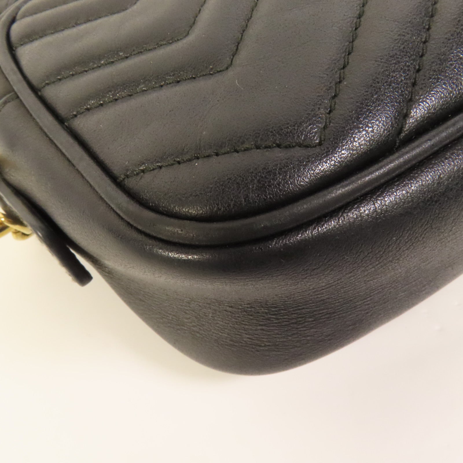 GUCCI 牛皮皮革GG Marmont Mini金扣肩背袋