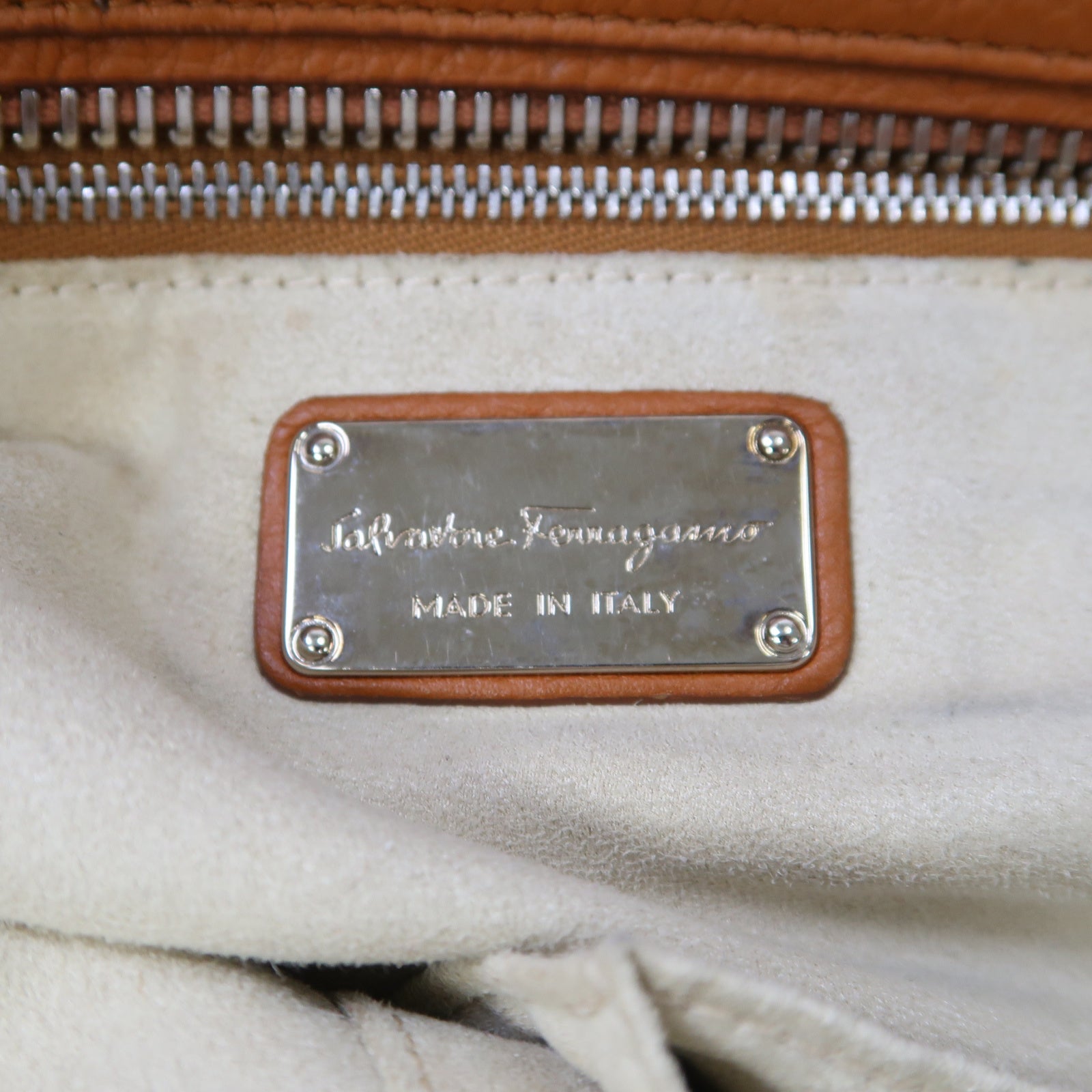 Salvatore Ferragamo 牛皮皮革Tote Bag銀扣手挽袋啡色