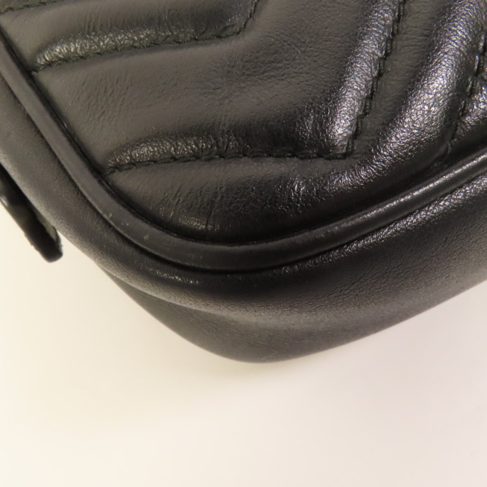 GUCCI 牛皮皮革GG Marmont Mini金扣肩背袋