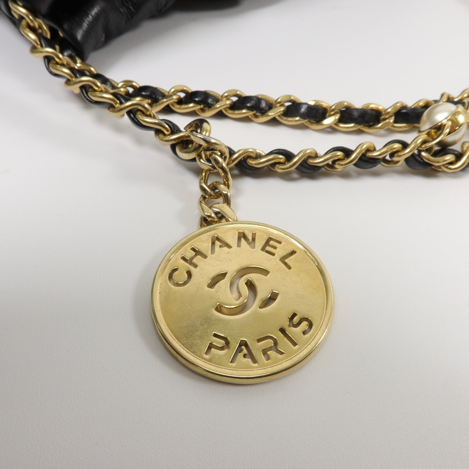 CHANEL 牛皮皮革Chanel 22 Mini鏈帶肩背袋